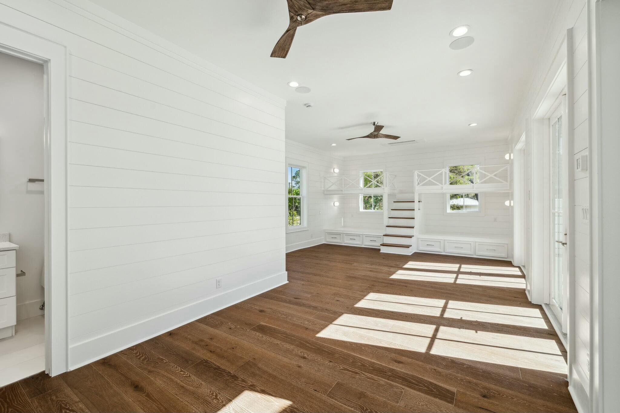 EASTERN LAKE S/D - Residential