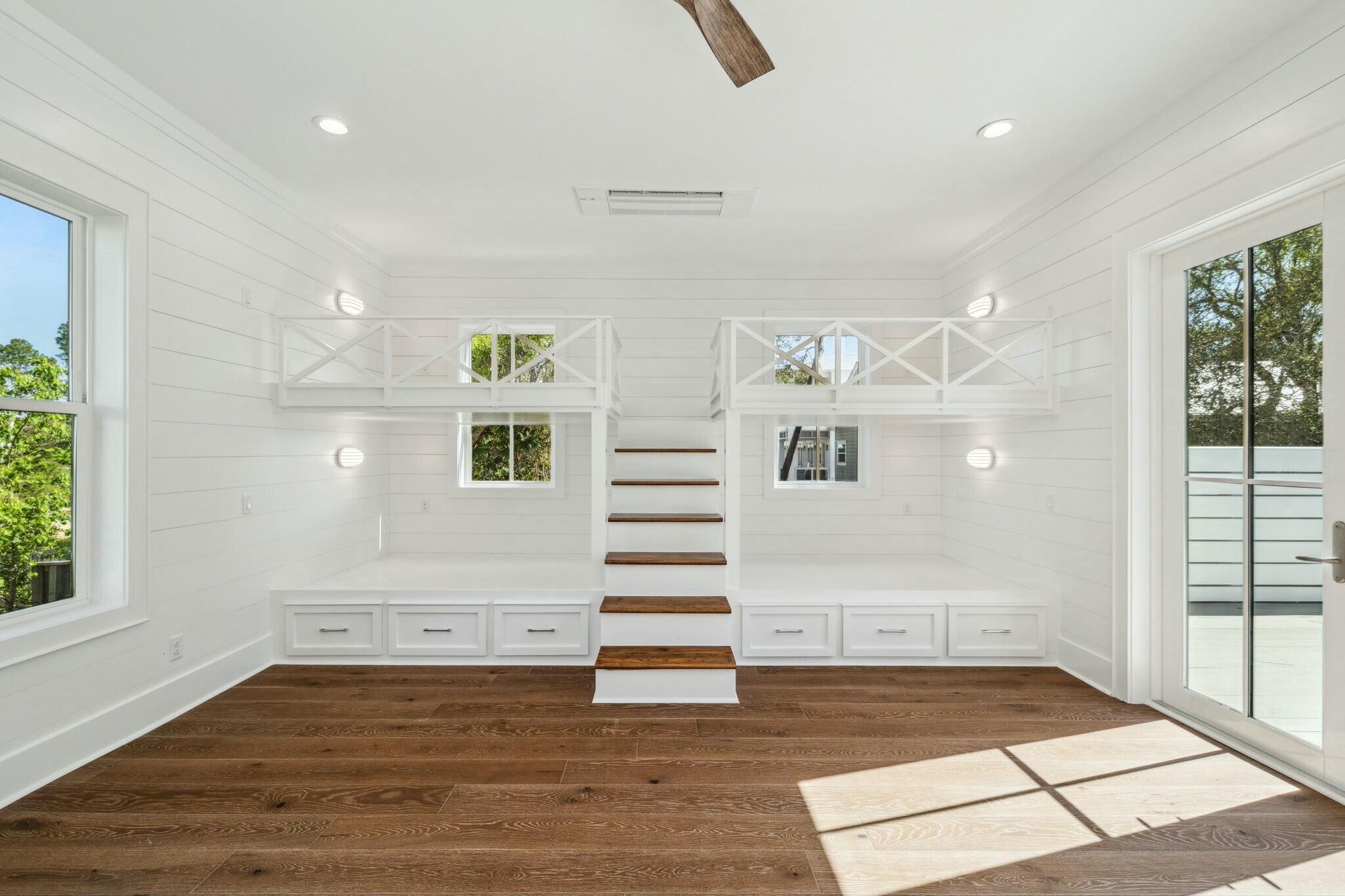 EASTERN LAKE S/D - Residential