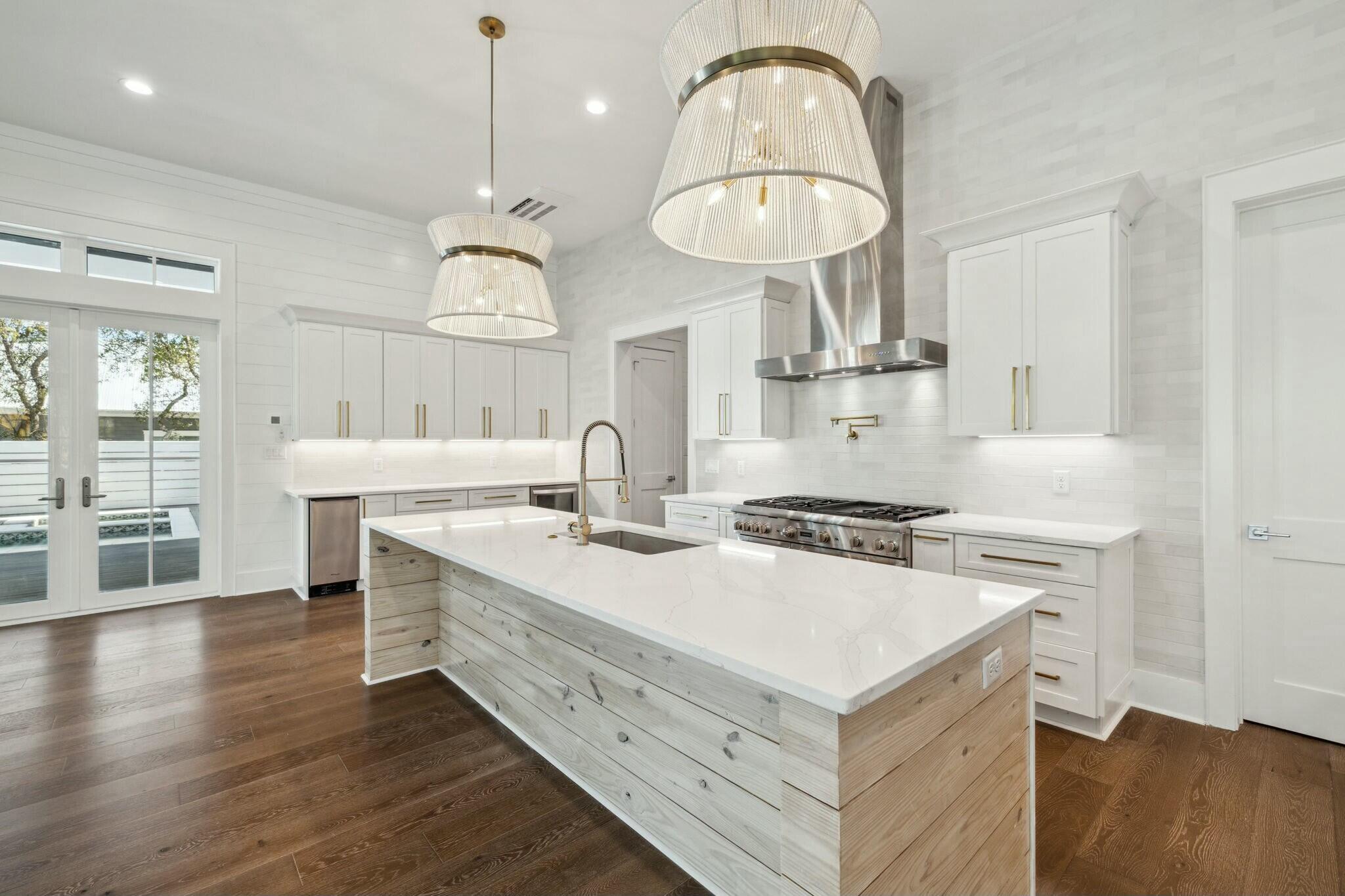 EASTERN LAKE S/D - Residential