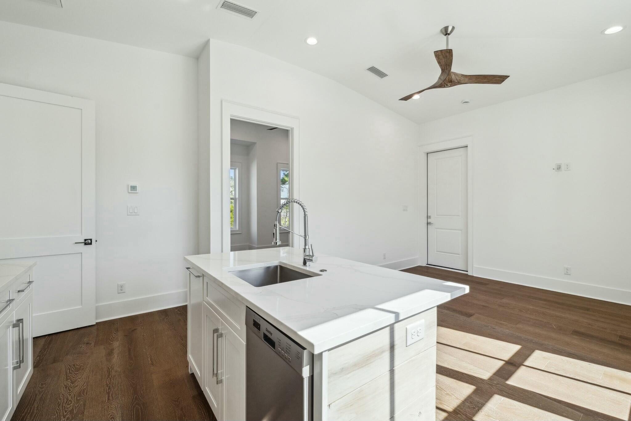 EASTERN LAKE S/D - Residential