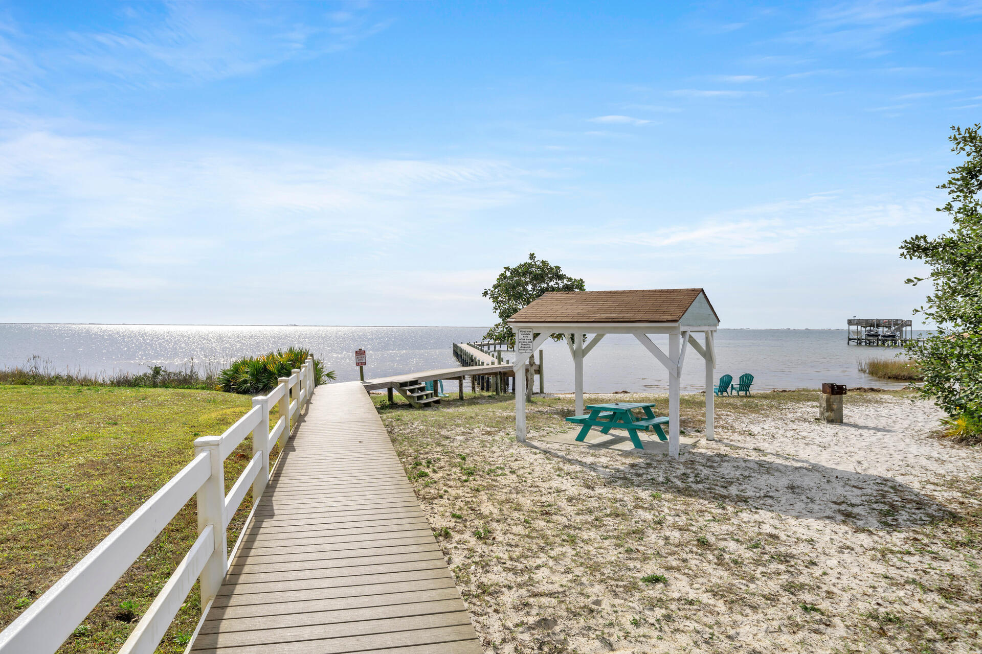 LIGHTHOUSE POINTE - Residential