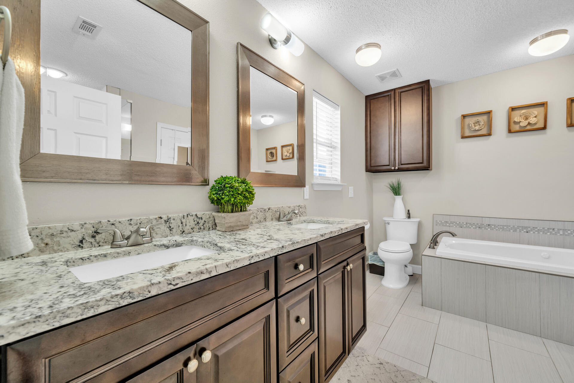 LIGHTHOUSE POINTE - Residential