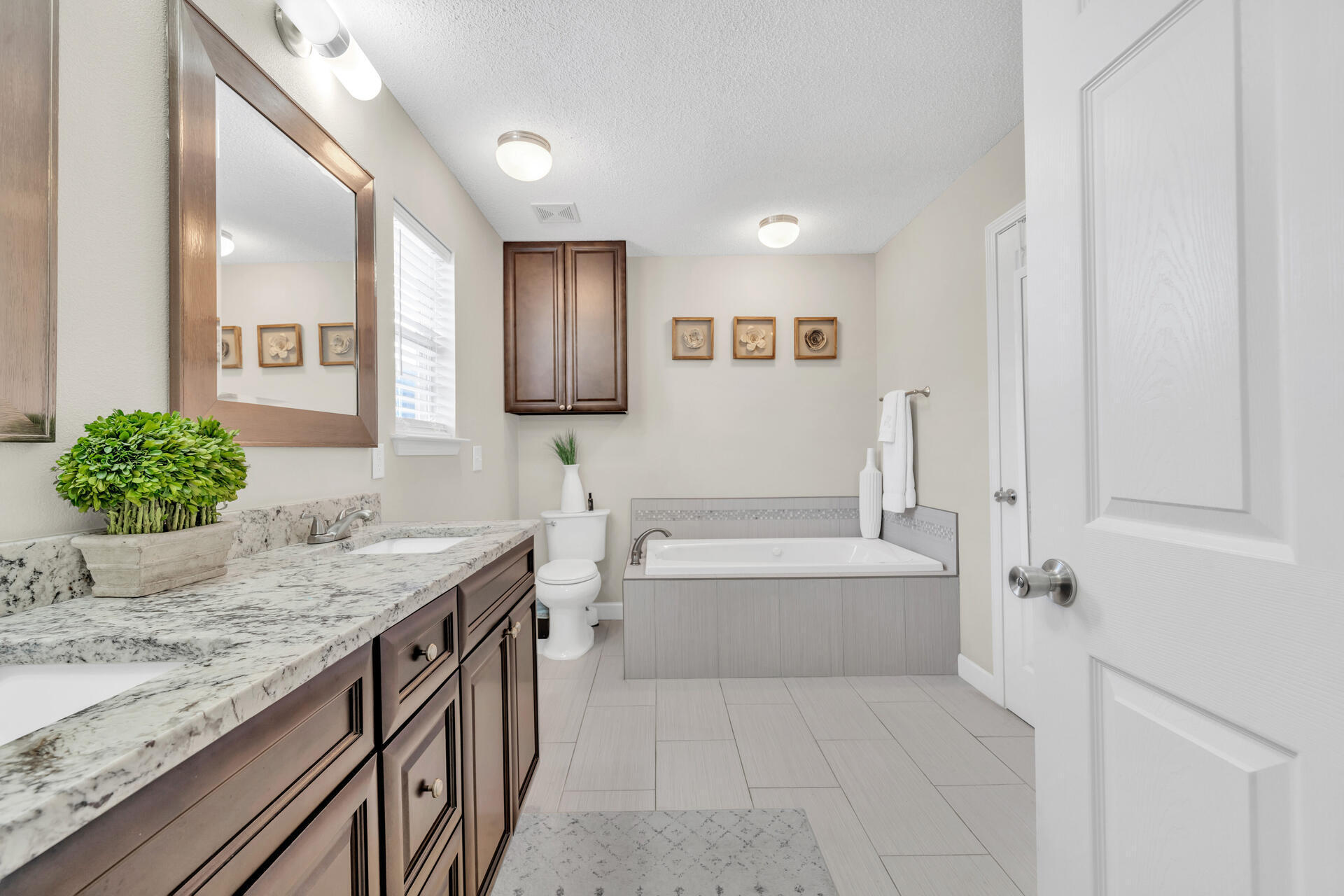 LIGHTHOUSE POINTE - Residential