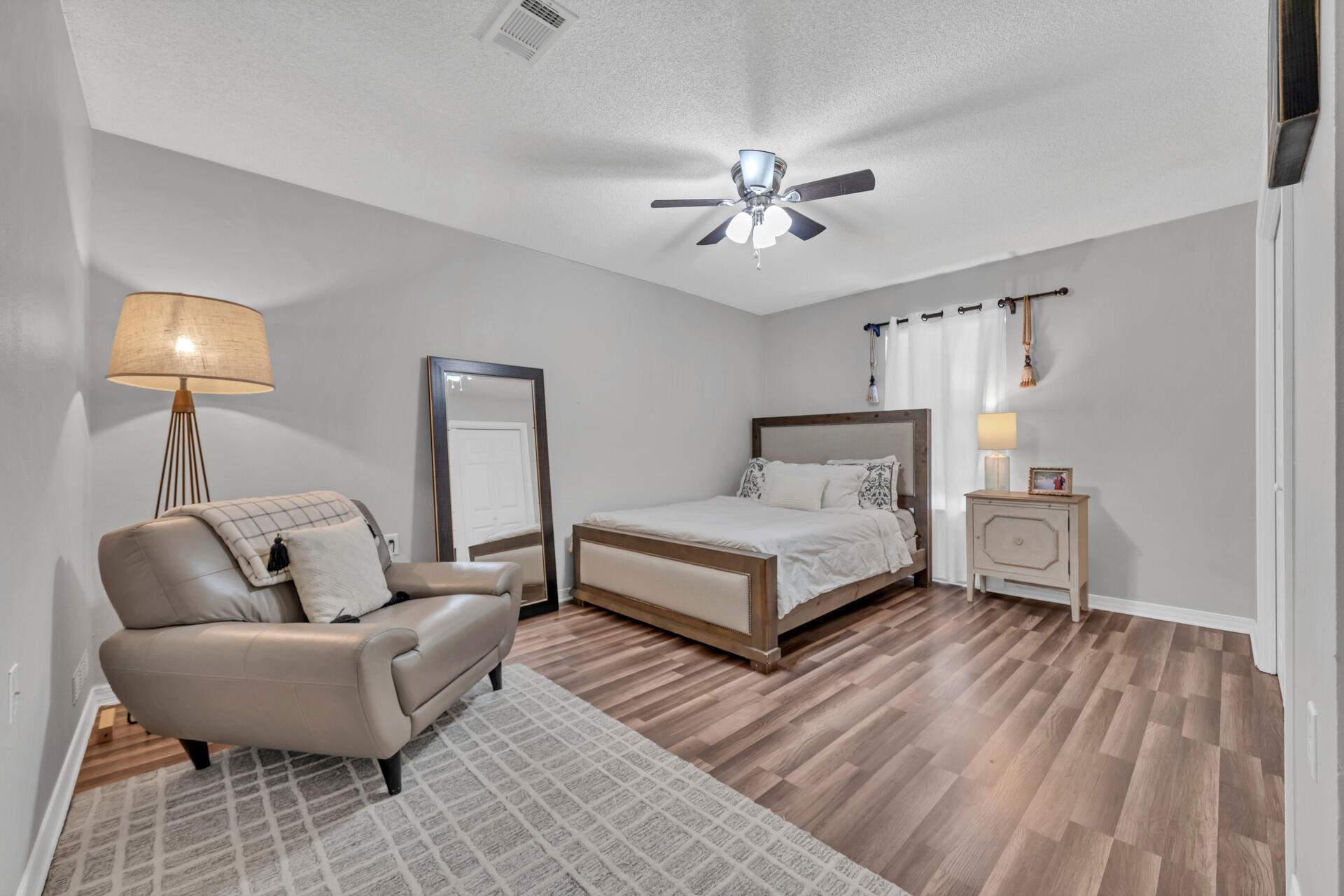 LIGHTHOUSE POINTE - Residential