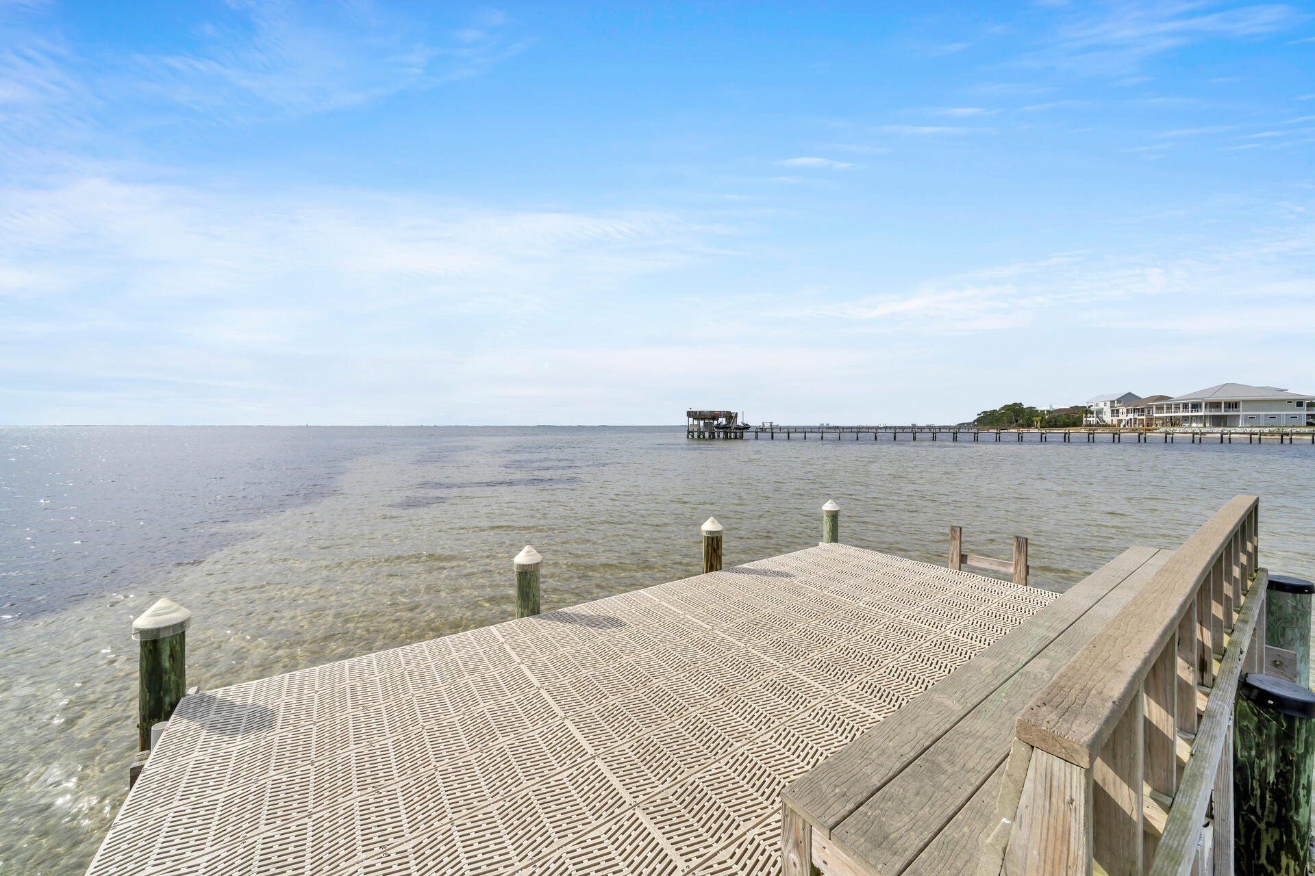 LIGHTHOUSE POINTE - Residential