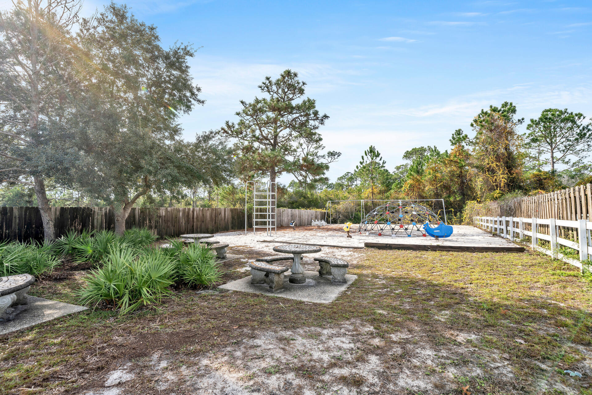 LIGHTHOUSE POINTE - Residential