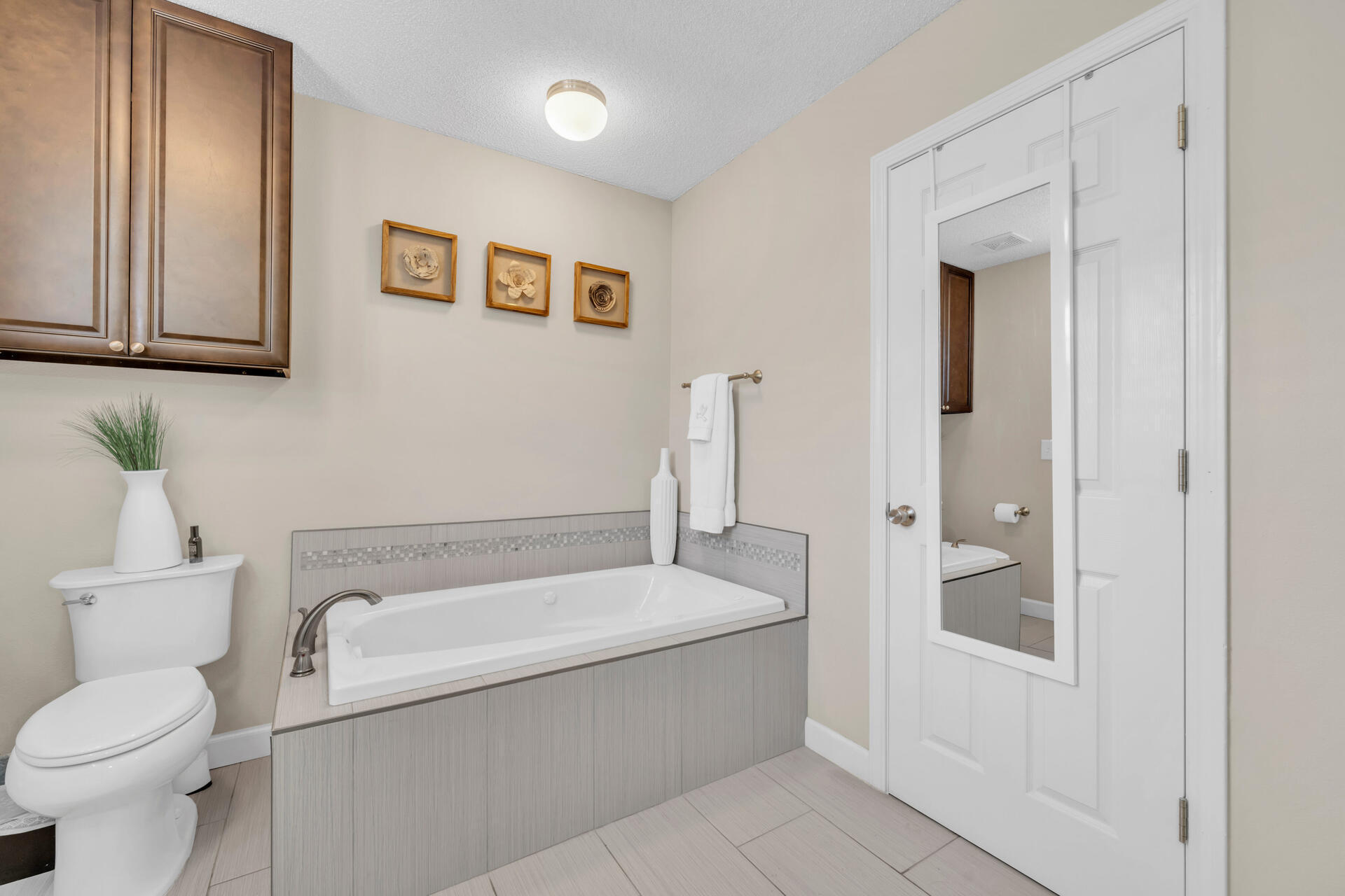 LIGHTHOUSE POINTE - Residential