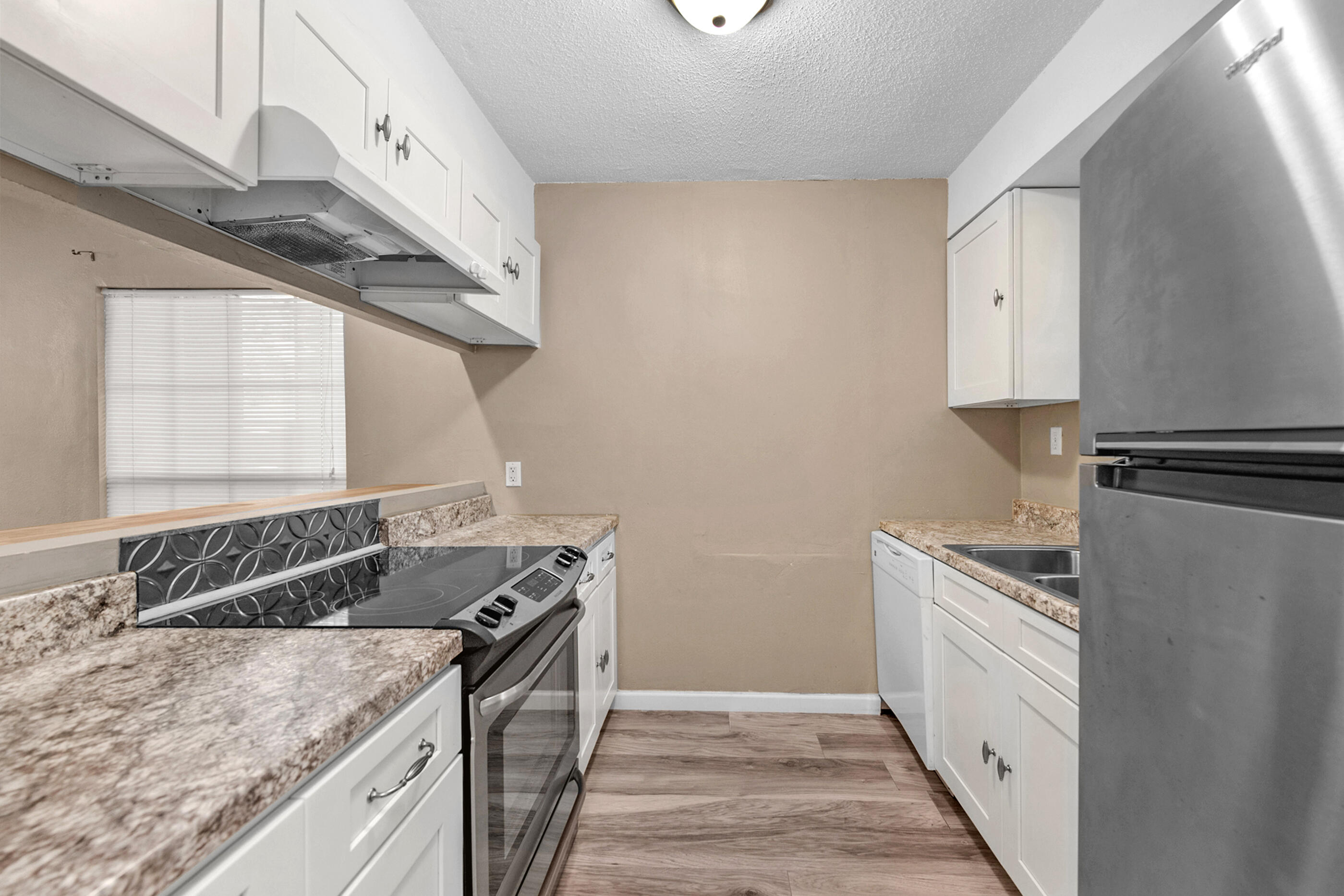 SUNSET STRIP - Residential