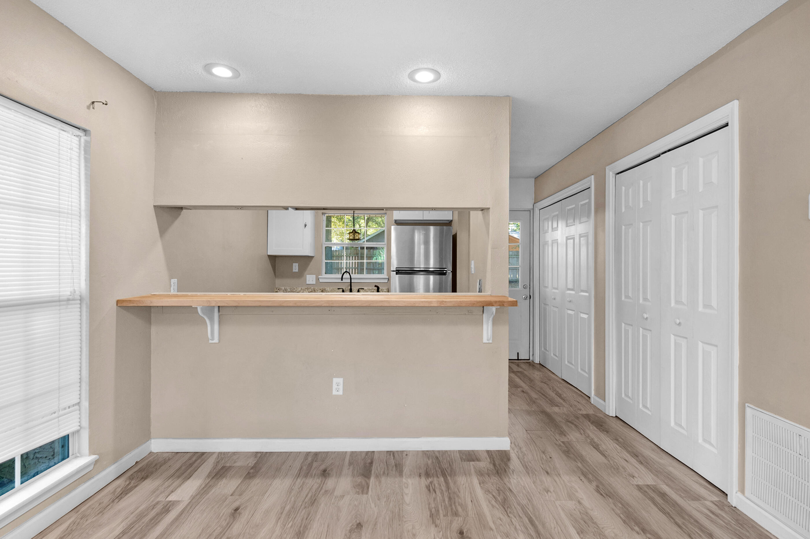 SUNSET STRIP - Residential