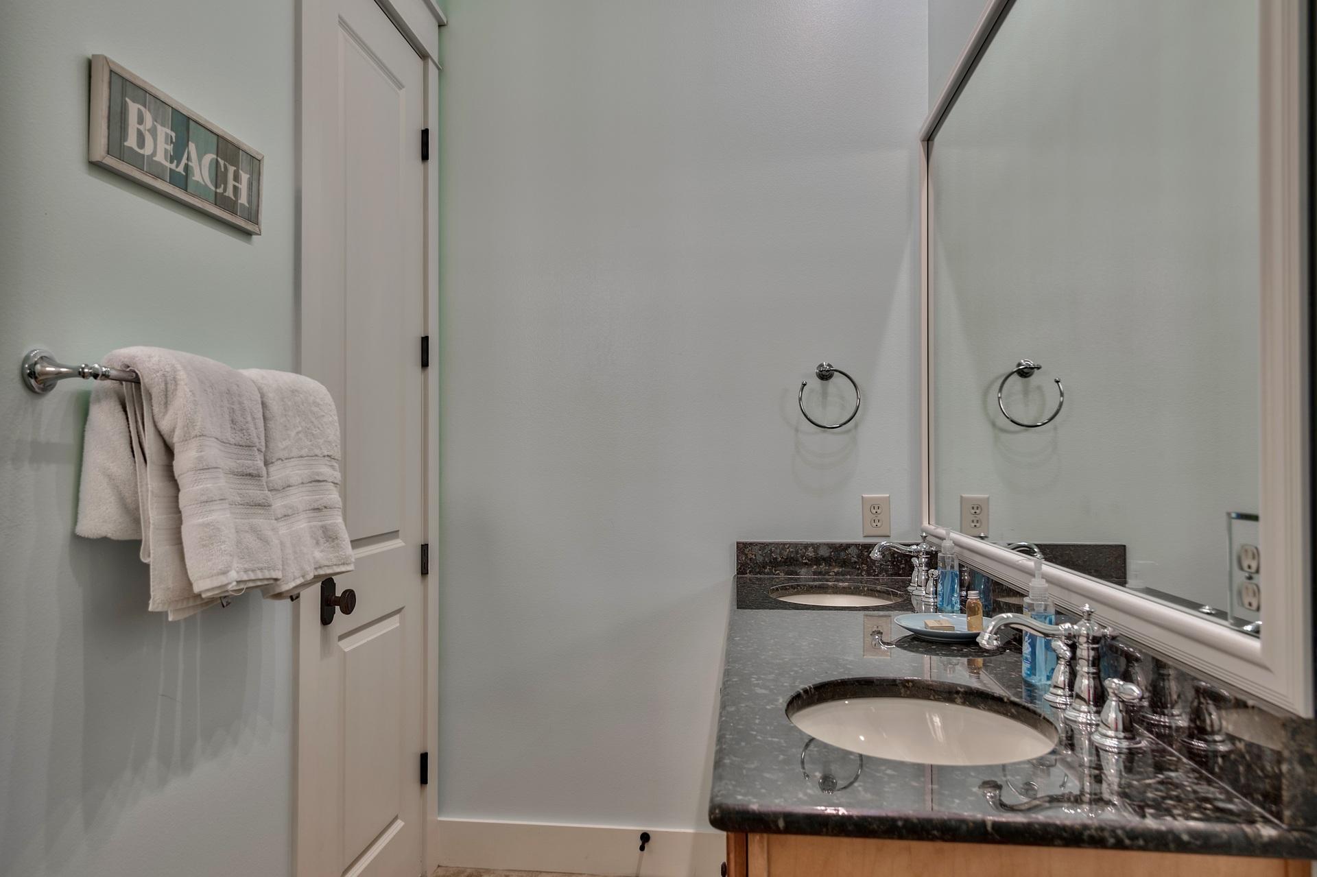 BUNGALOS AT SANDESTIN - Residential