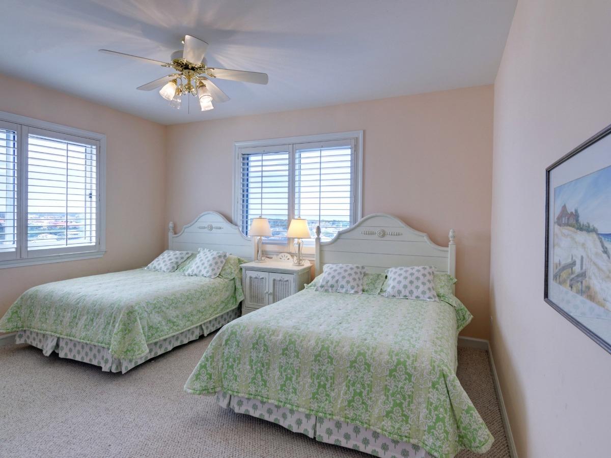 HIDDEN DUNES GRAND VILLAS - Residential