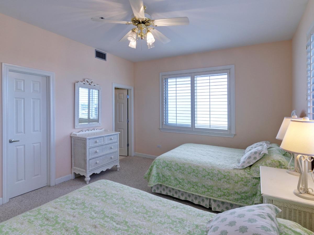 HIDDEN DUNES GRAND VILLAS - Residential