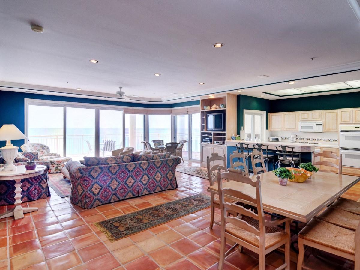 HIDDEN DUNES GRAND VILLAS - Residential