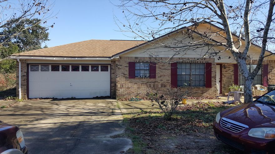 Great 3 bedroom 2 bath fixer upper or flip home with a large yard. This is a good home for a nice price considering the size and just needs some tlc.