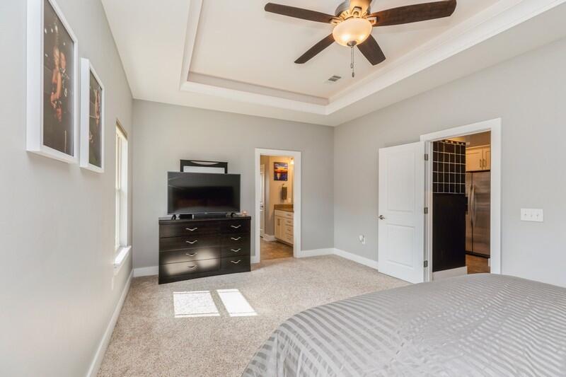 SHOAL CREEK MANOR - Residential