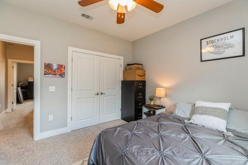 SHOAL CREEK MANOR - Residential