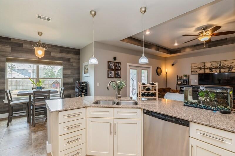 SHOAL CREEK MANOR - Residential