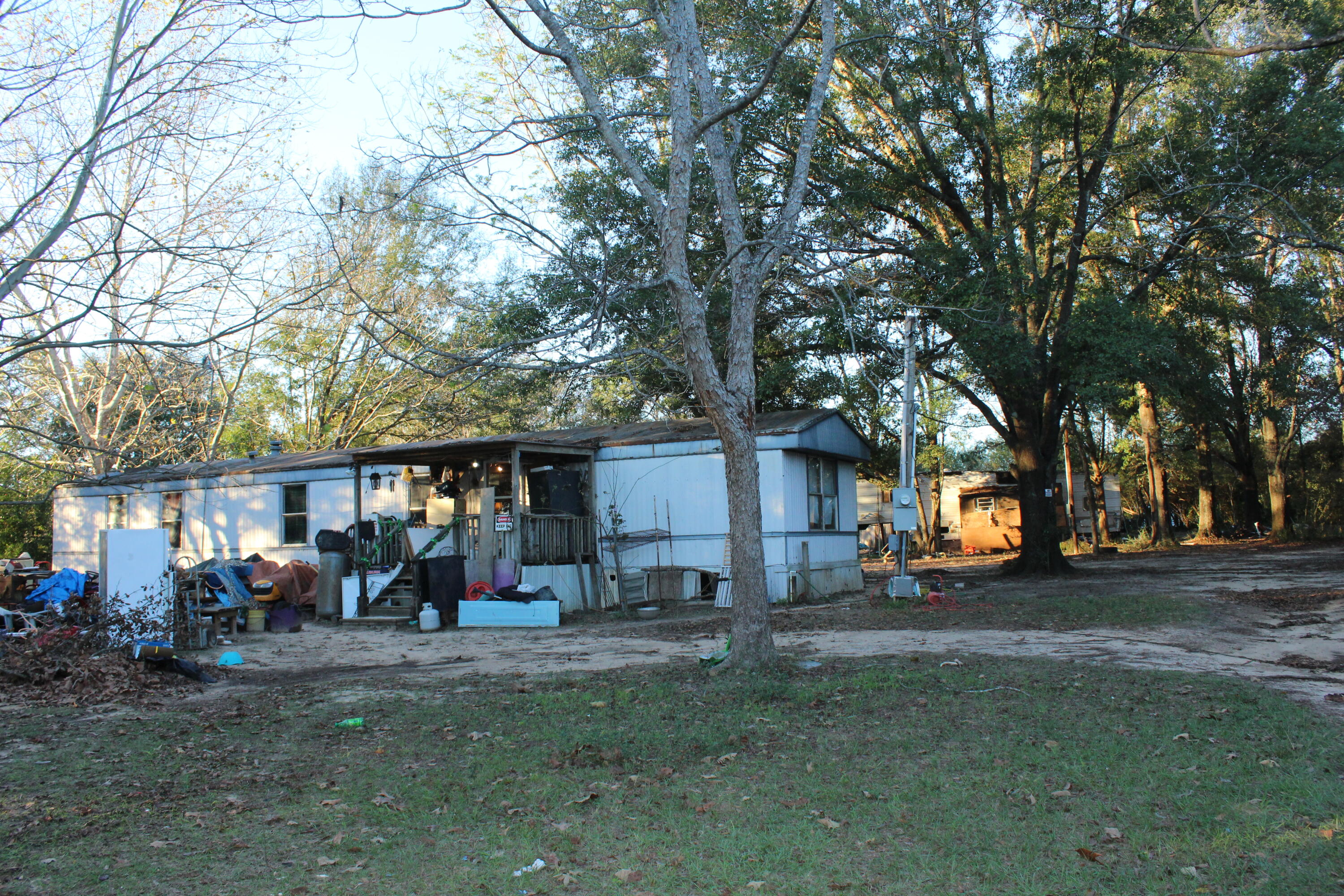 METES & BOUNDS - Land