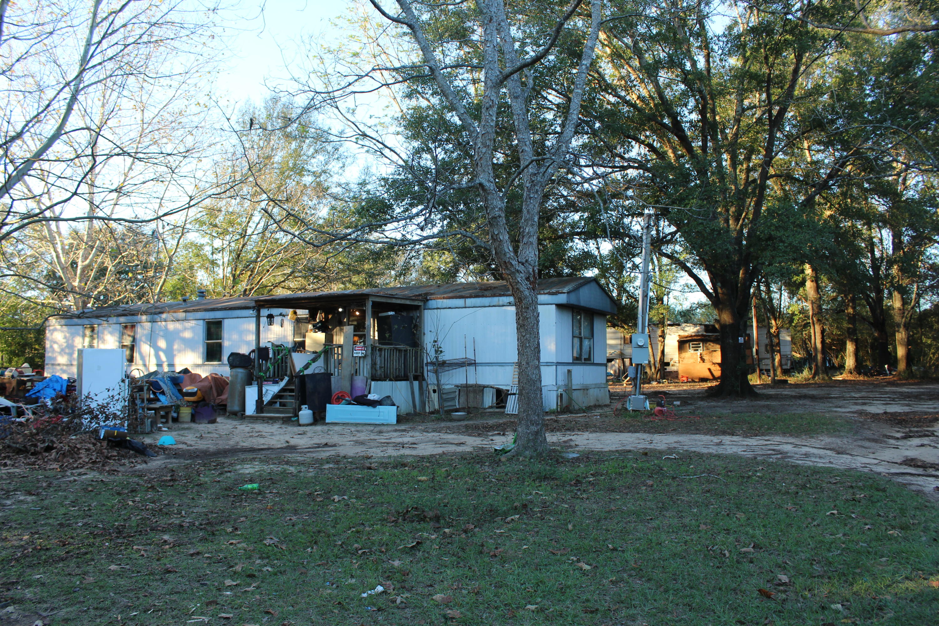 METES & BOUNDS - Land