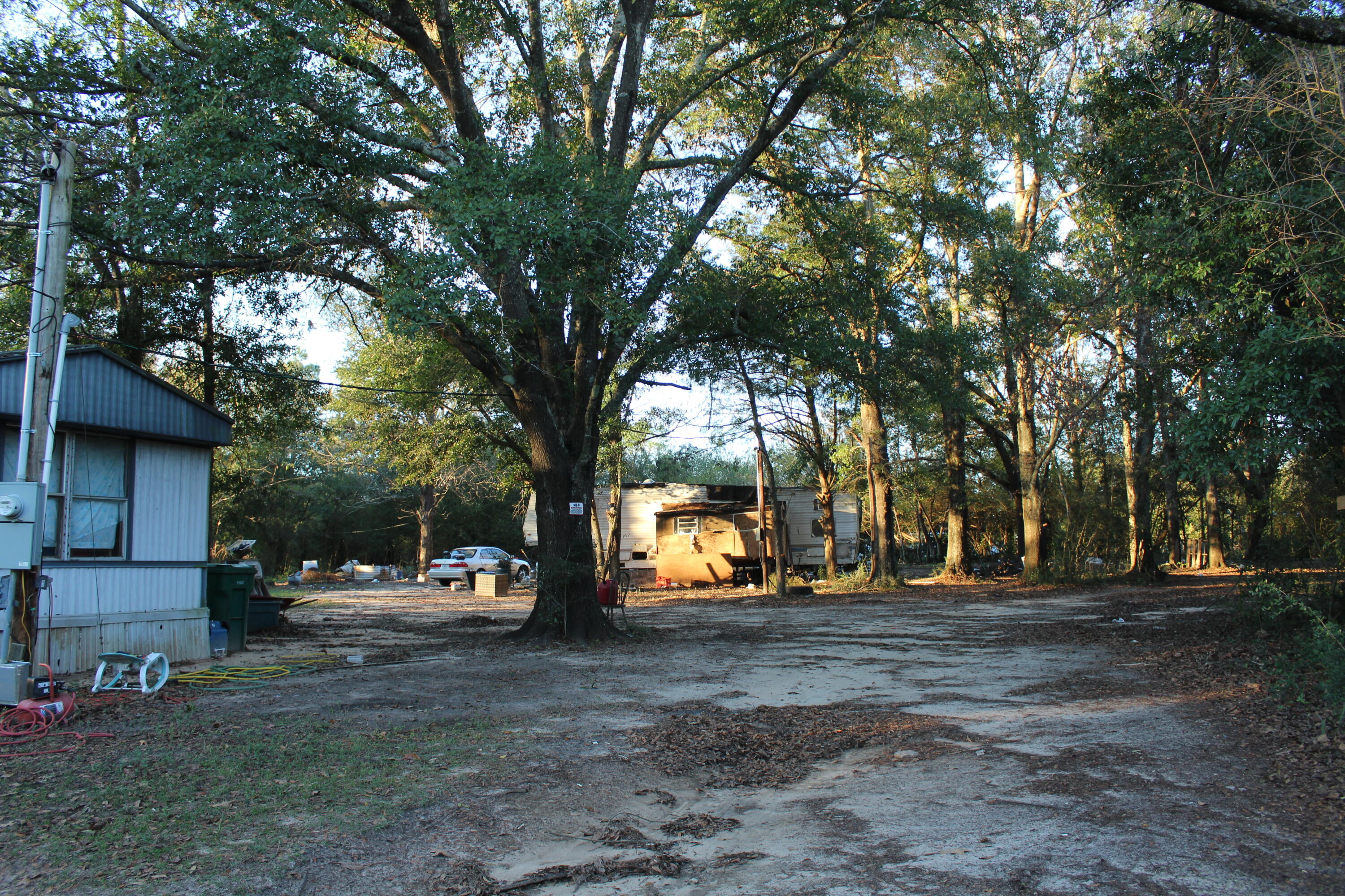 METES & BOUNDS - Land