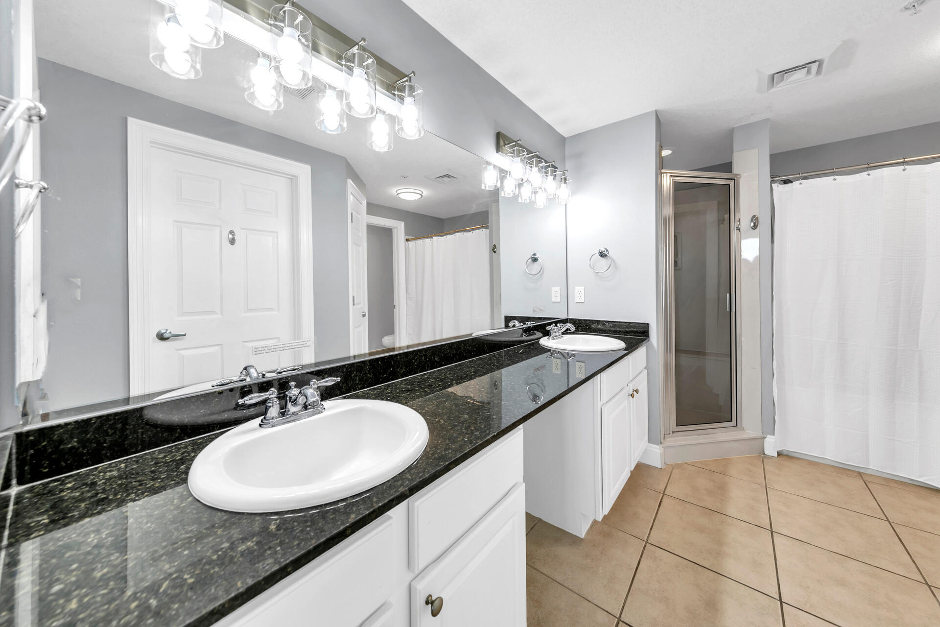 CALYPSO TOWERS II UNIT 2-2101 TYPE F ORB 2747 P 1819 2BR/2BA ORB 3825 P 622 P2 15 1629 SQ.FT - Residential