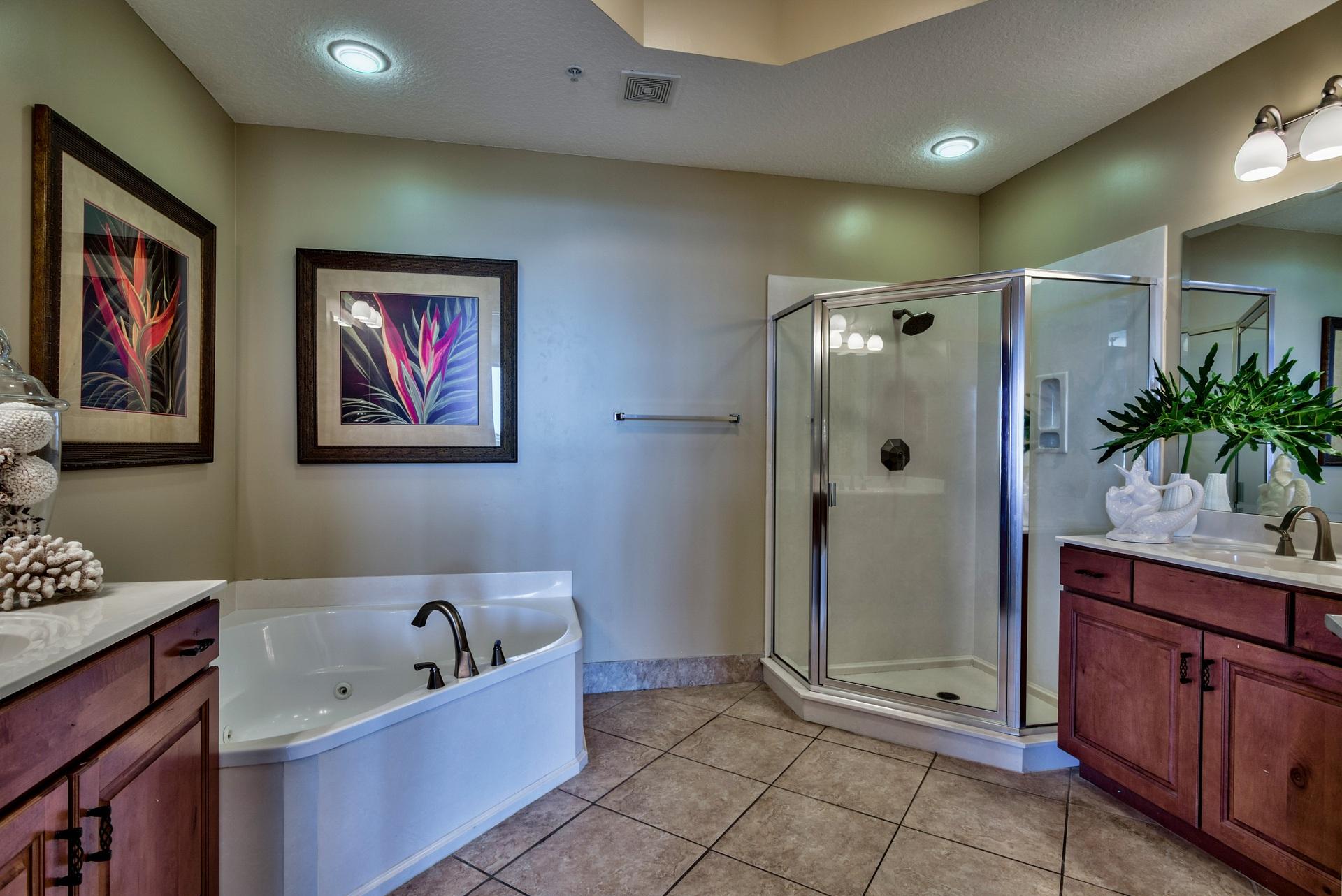 ALEXANDER AT PALM COURT - Residential