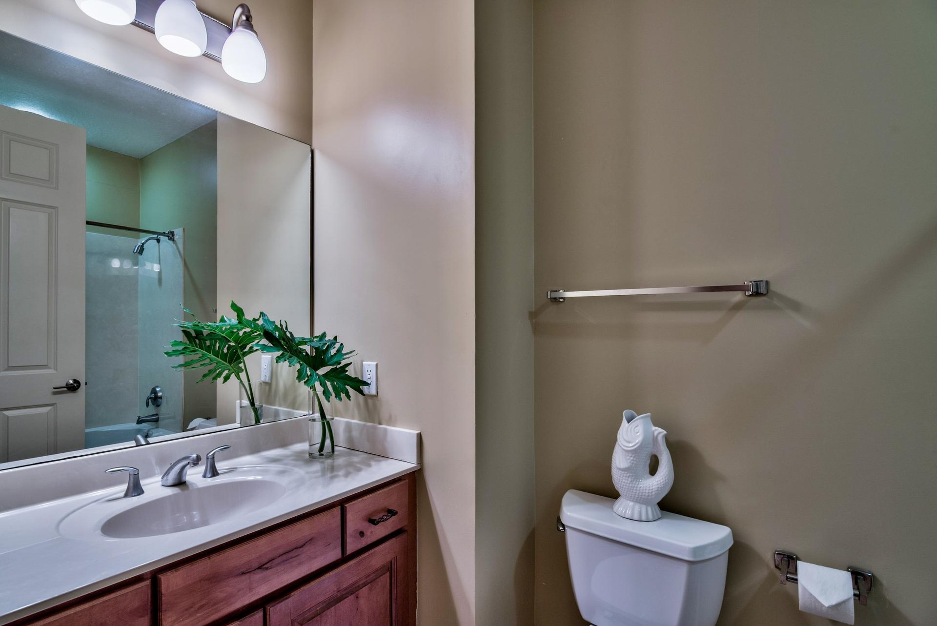 ALEXANDER AT PALM COURT - Residential