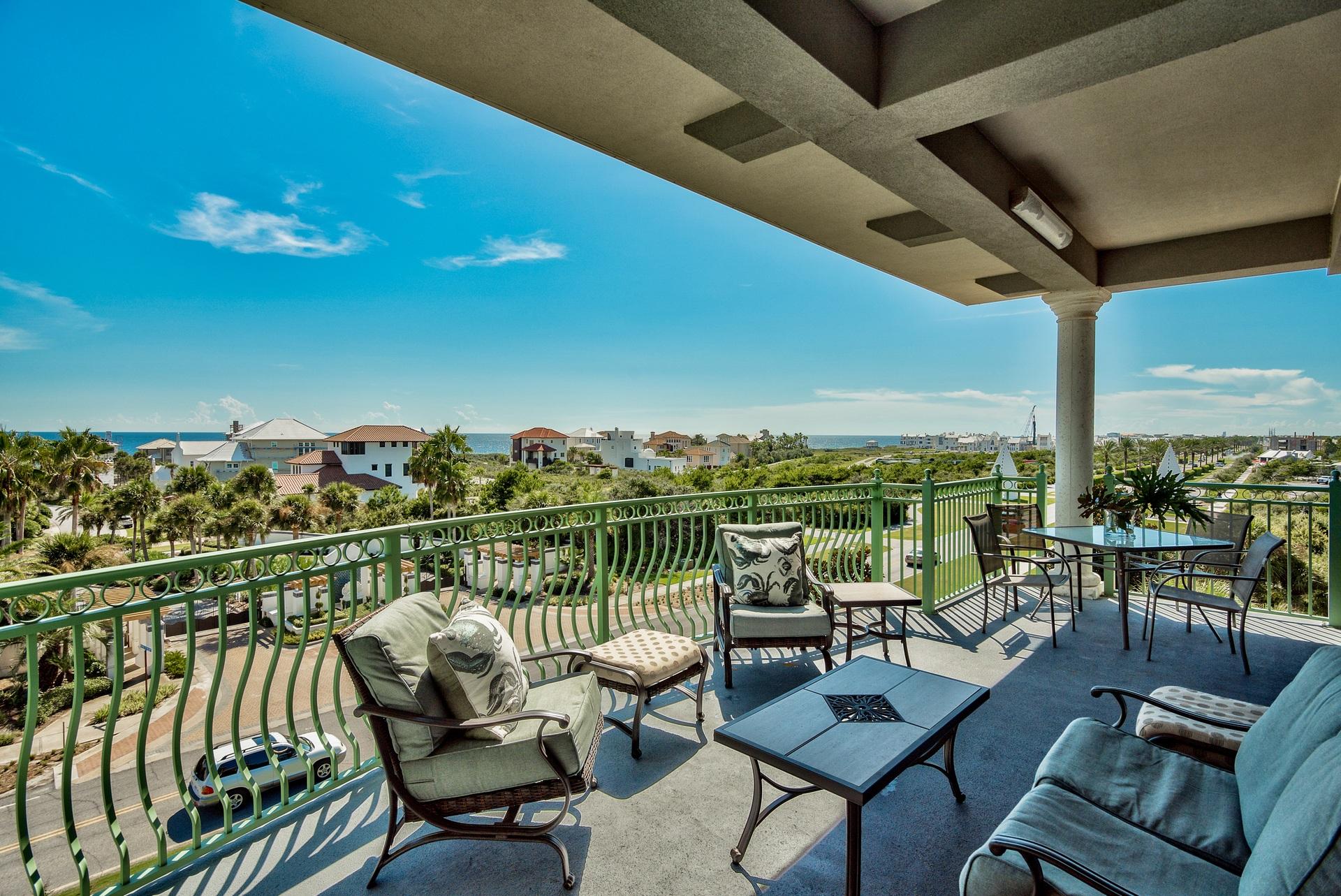 ALEXANDER AT PALM COURT - Residential