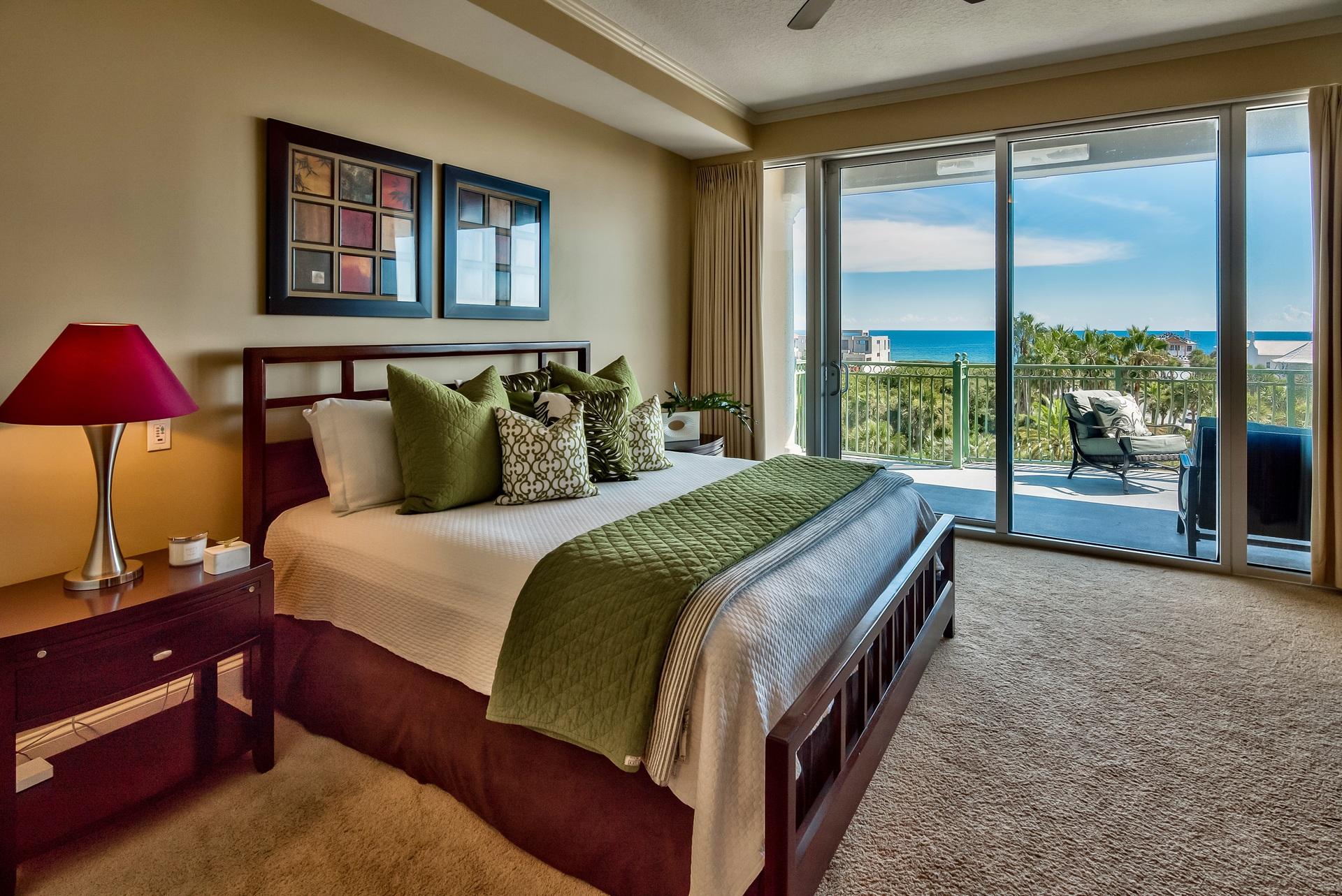 ALEXANDER AT PALM COURT - Residential