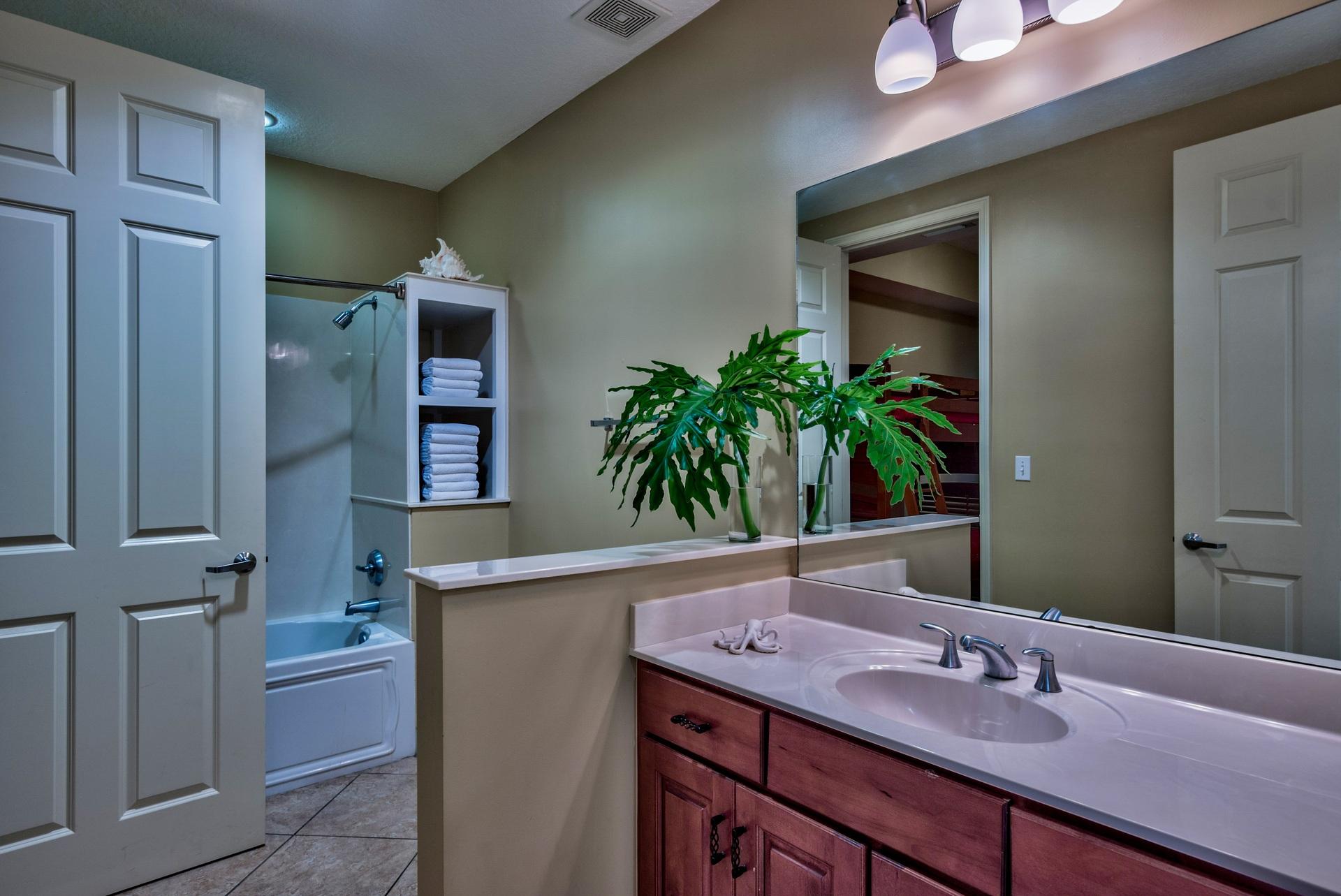 ALEXANDER AT PALM COURT - Residential