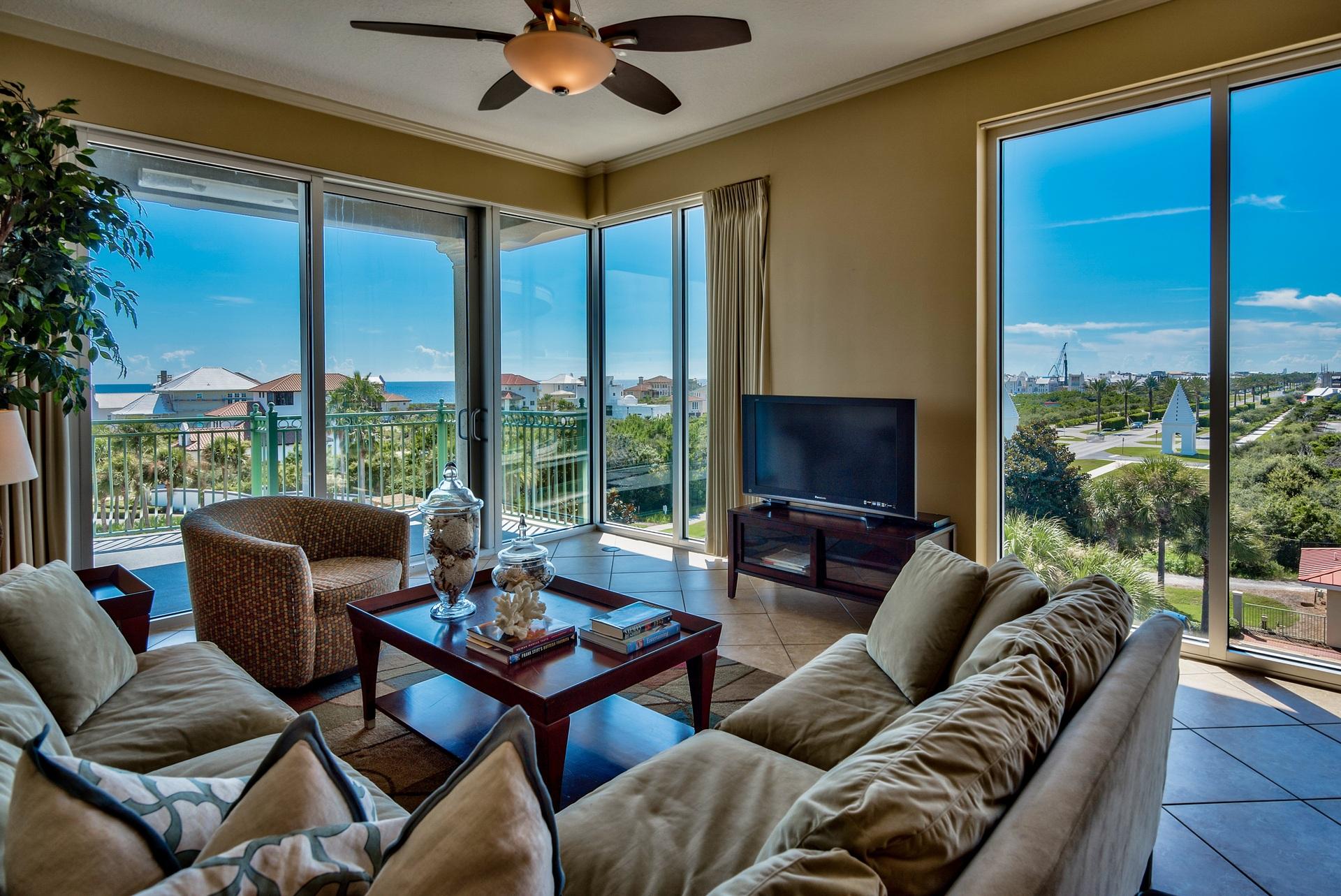 ALEXANDER AT PALM COURT - Residential