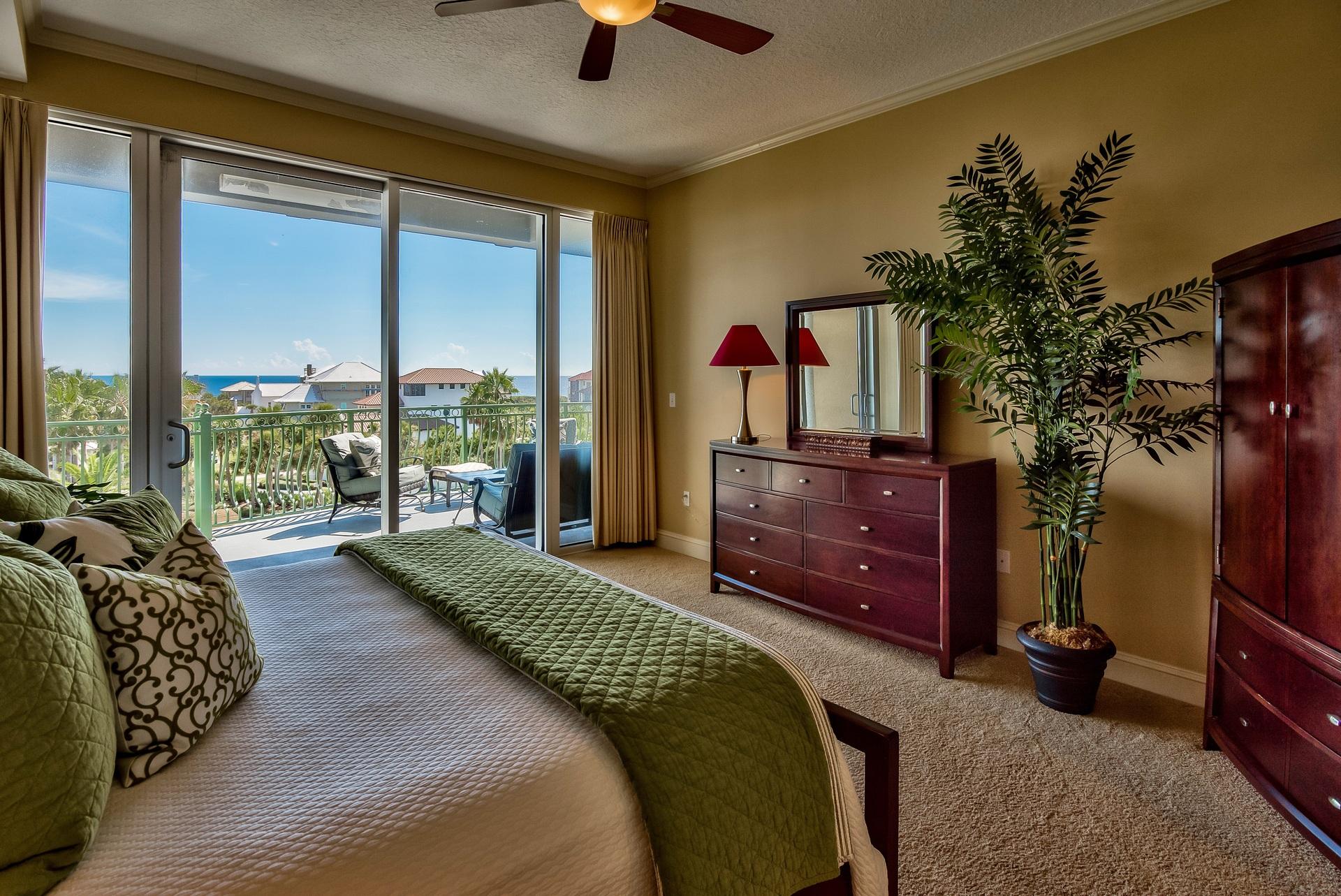 ALEXANDER AT PALM COURT - Residential