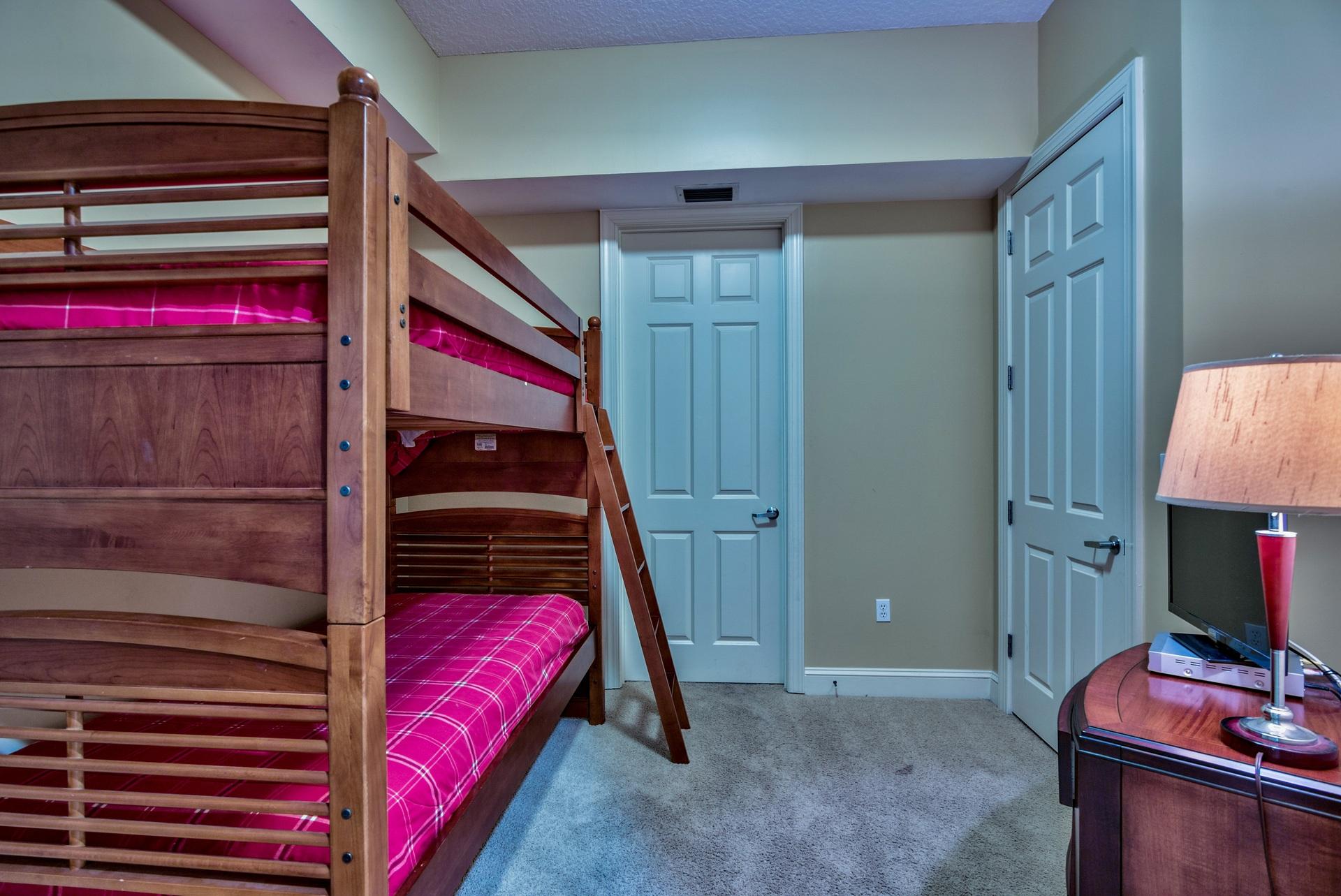 ALEXANDER AT PALM COURT - Residential