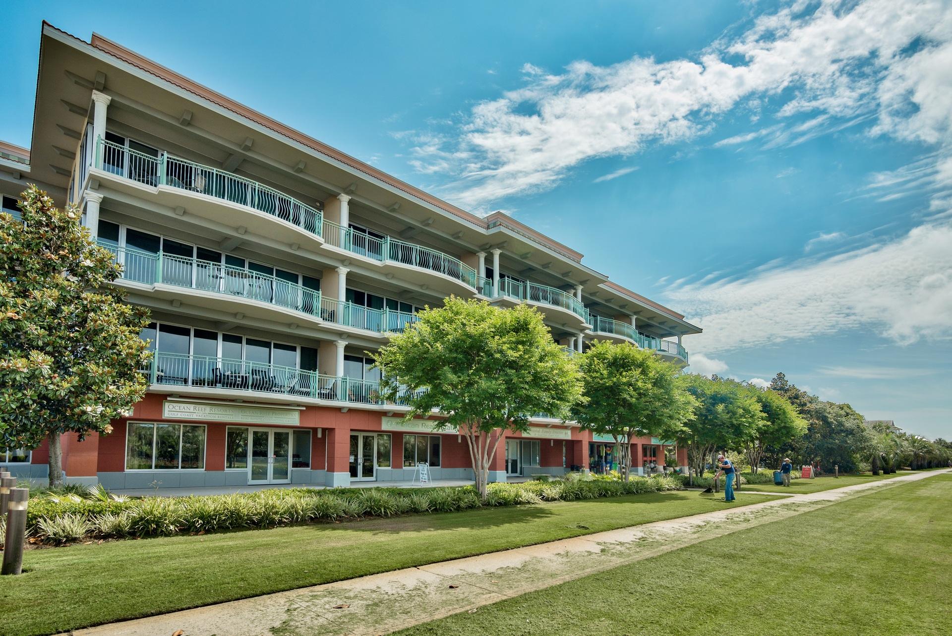 ALEXANDER AT PALM COURT - Residential