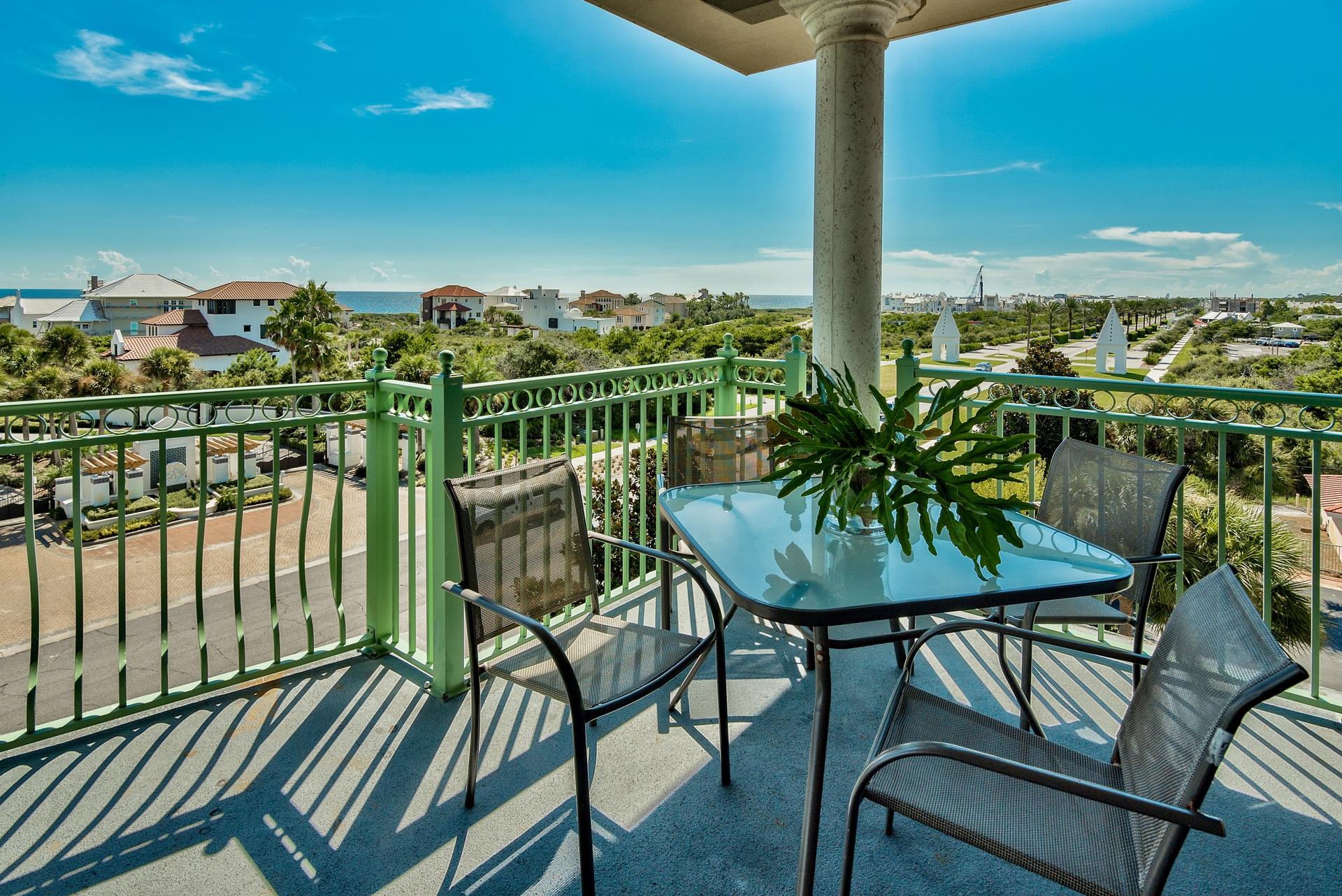 ALEXANDER AT PALM COURT - Residential