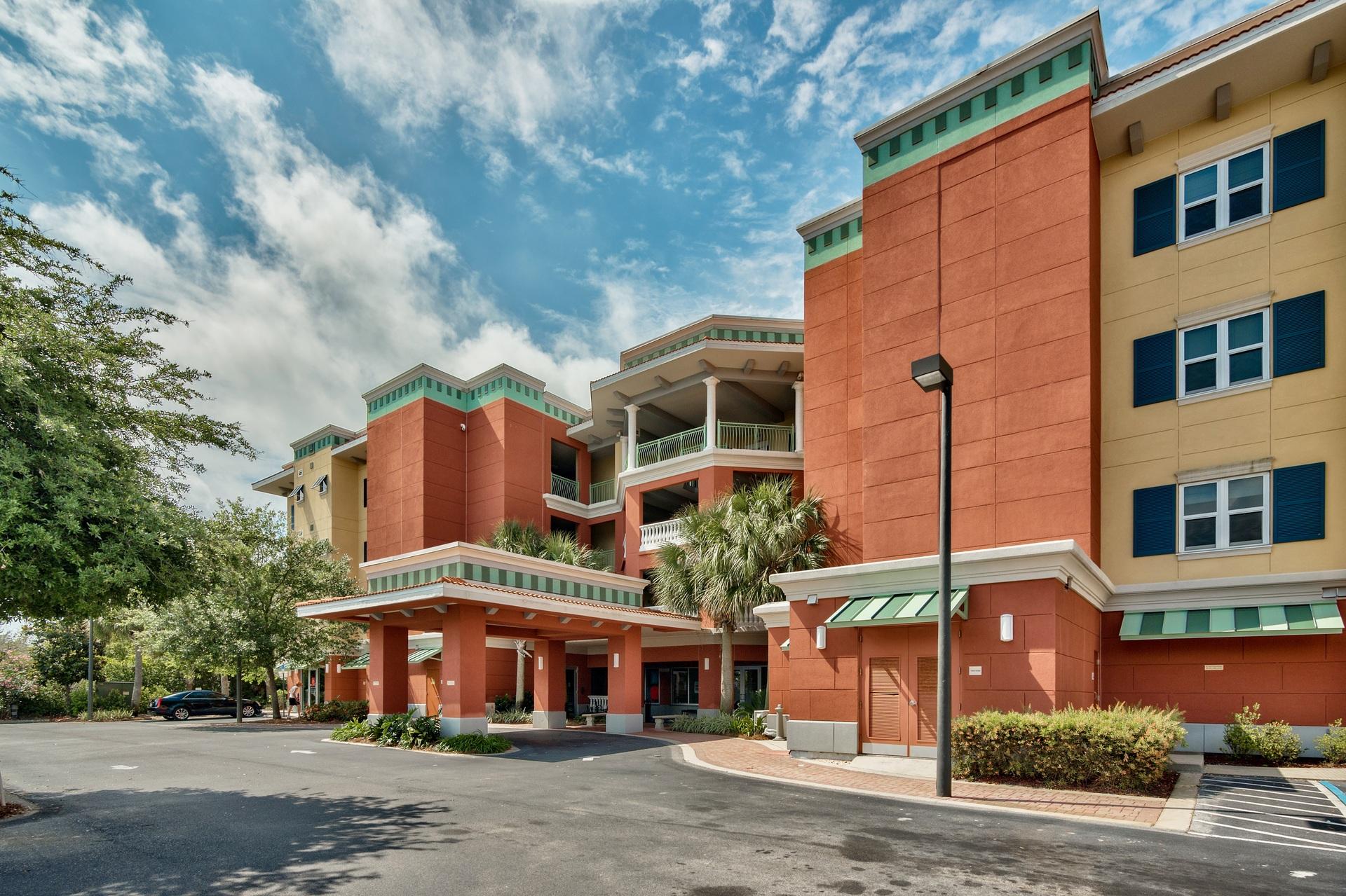 ALEXANDER AT PALM COURT - Residential