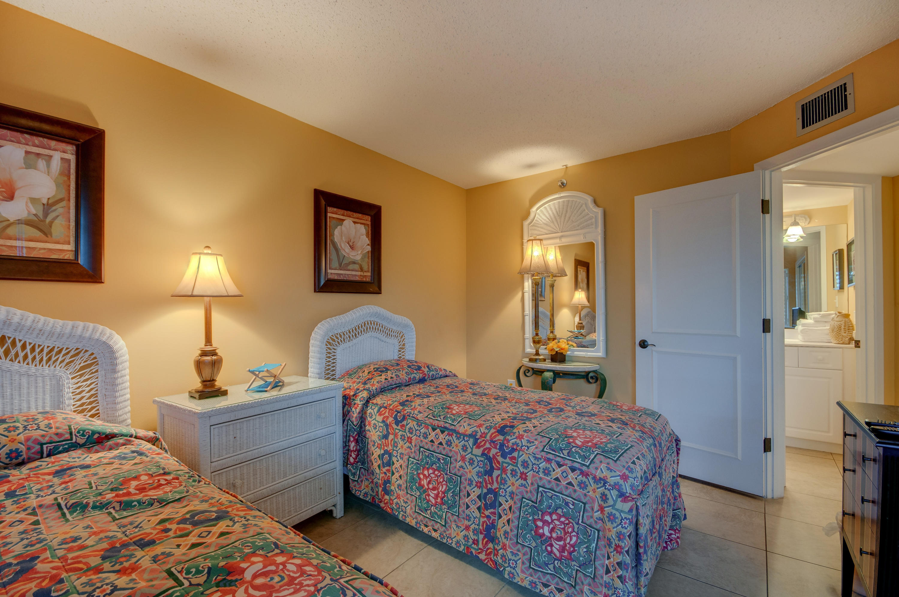 INLET REEF CLUB CONDO - Residential