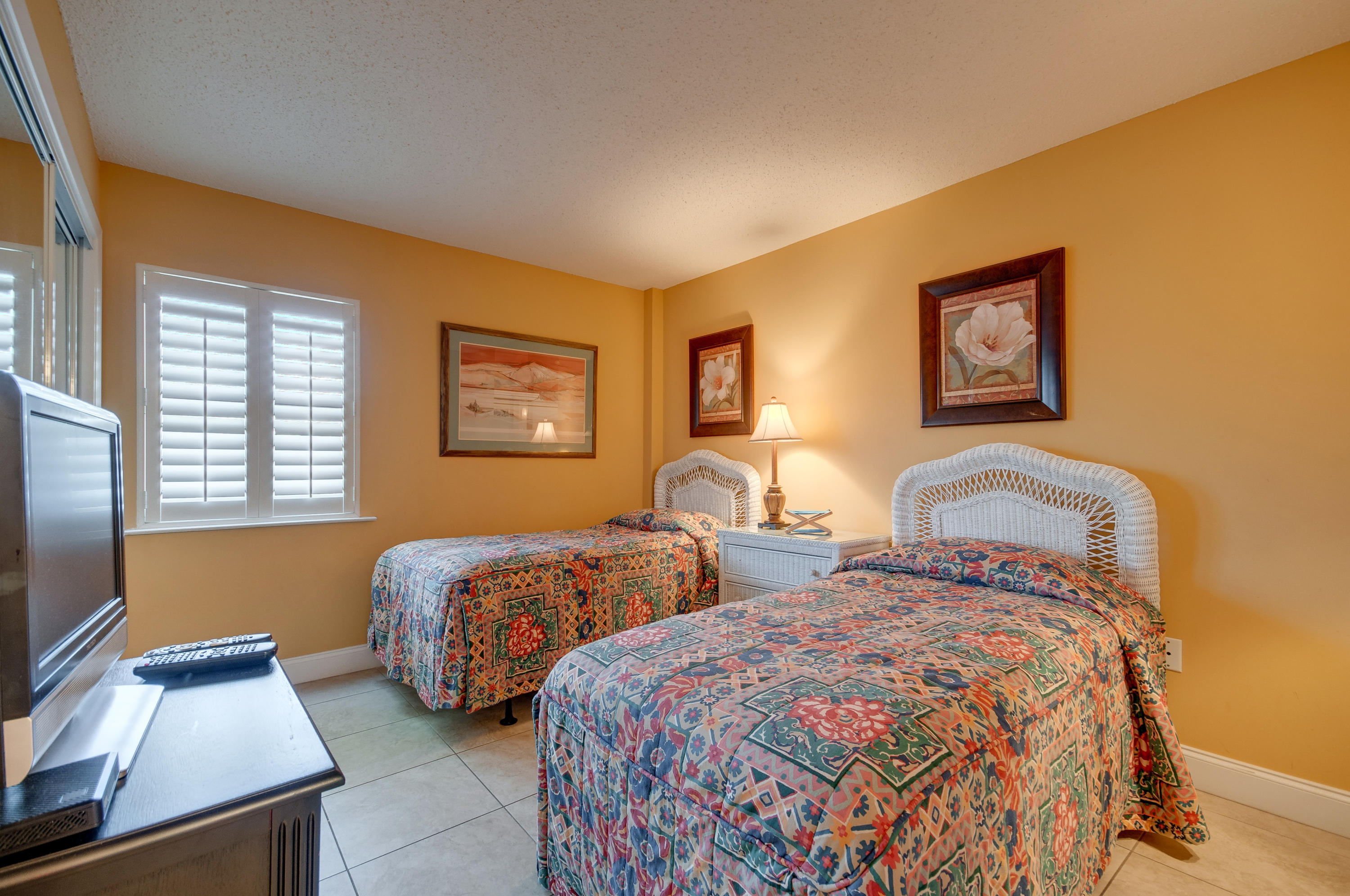 INLET REEF CLUB CONDO - Residential