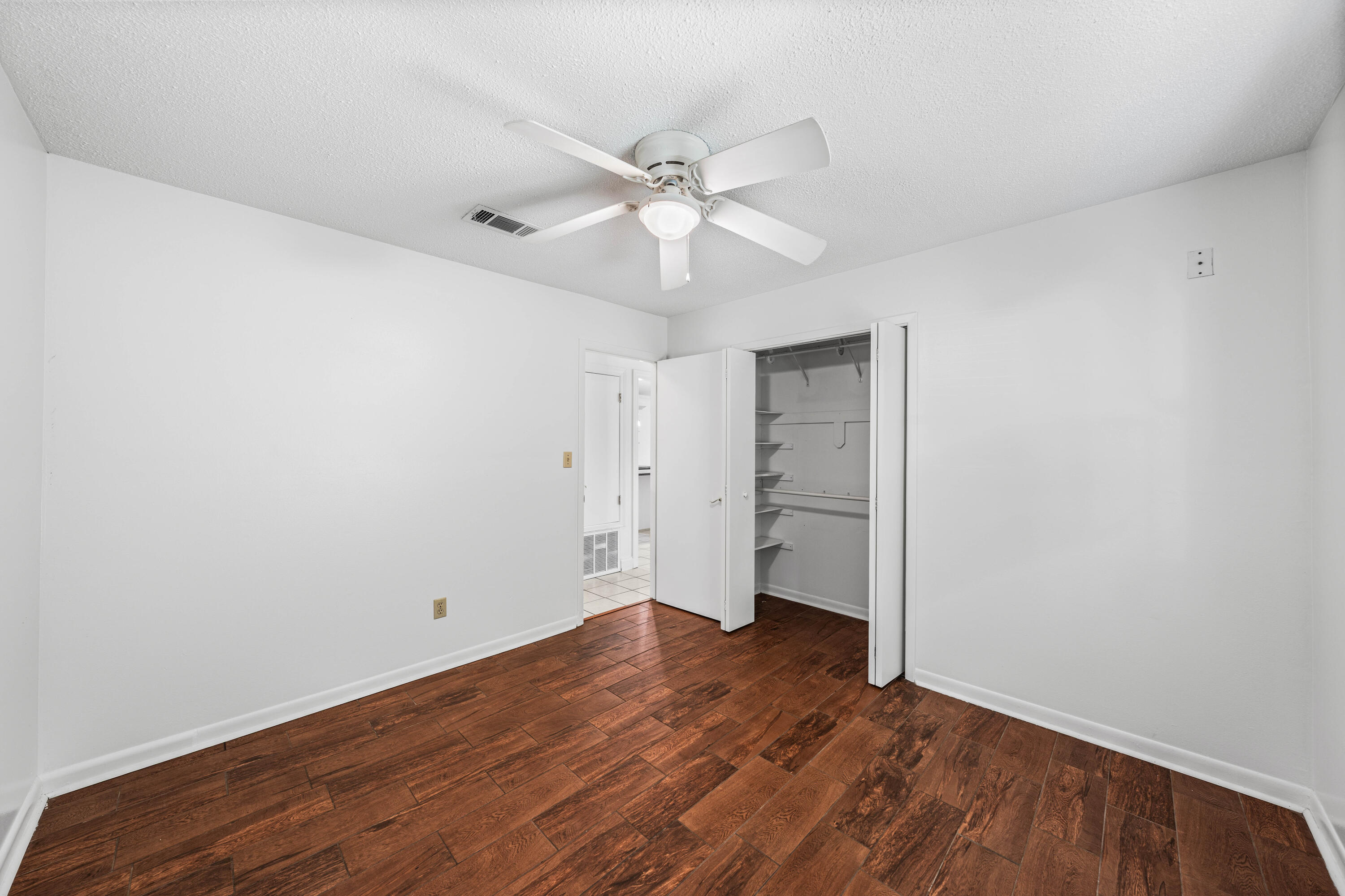 EASTWOOD - Residential