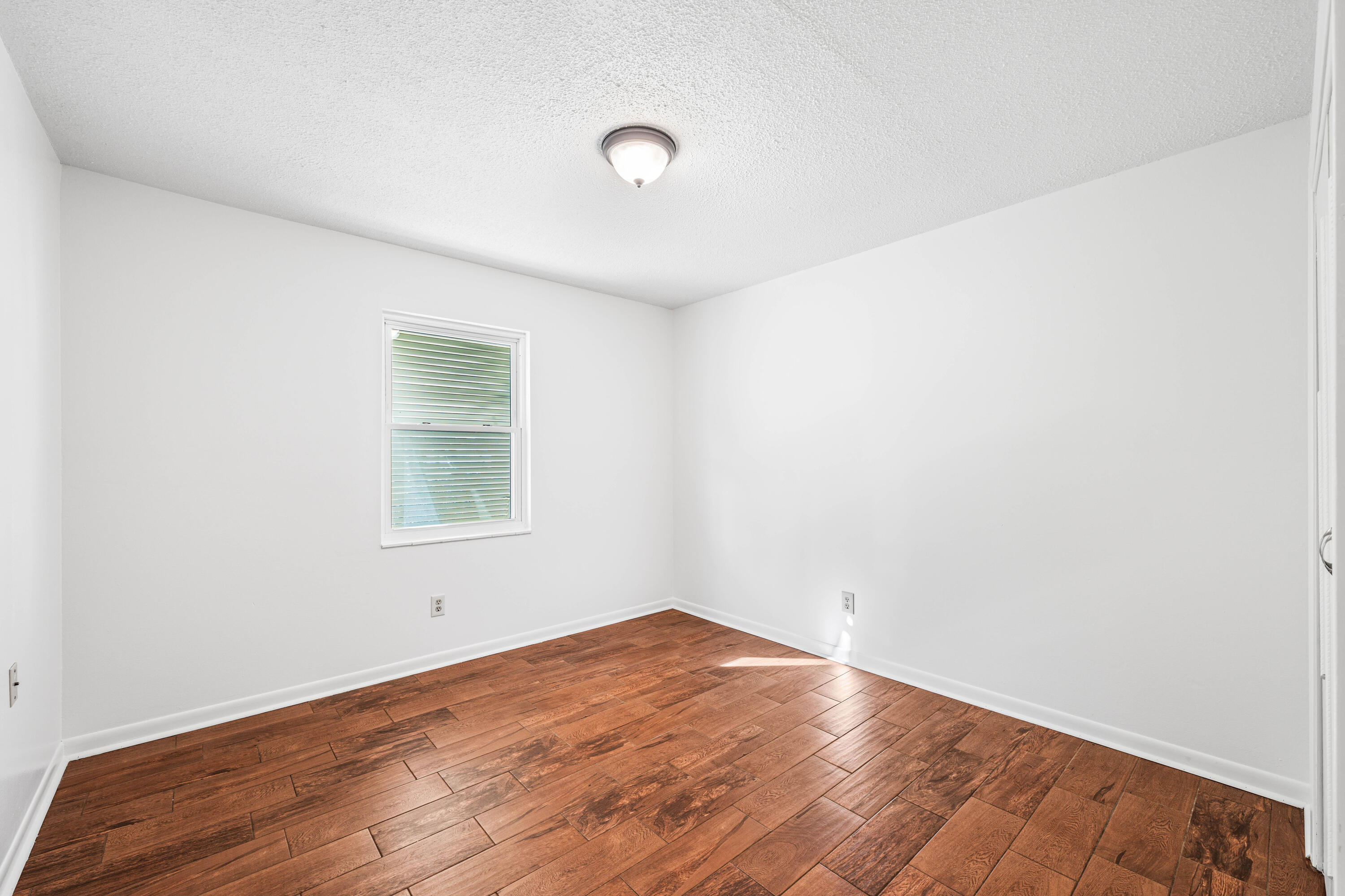 EASTWOOD - Residential