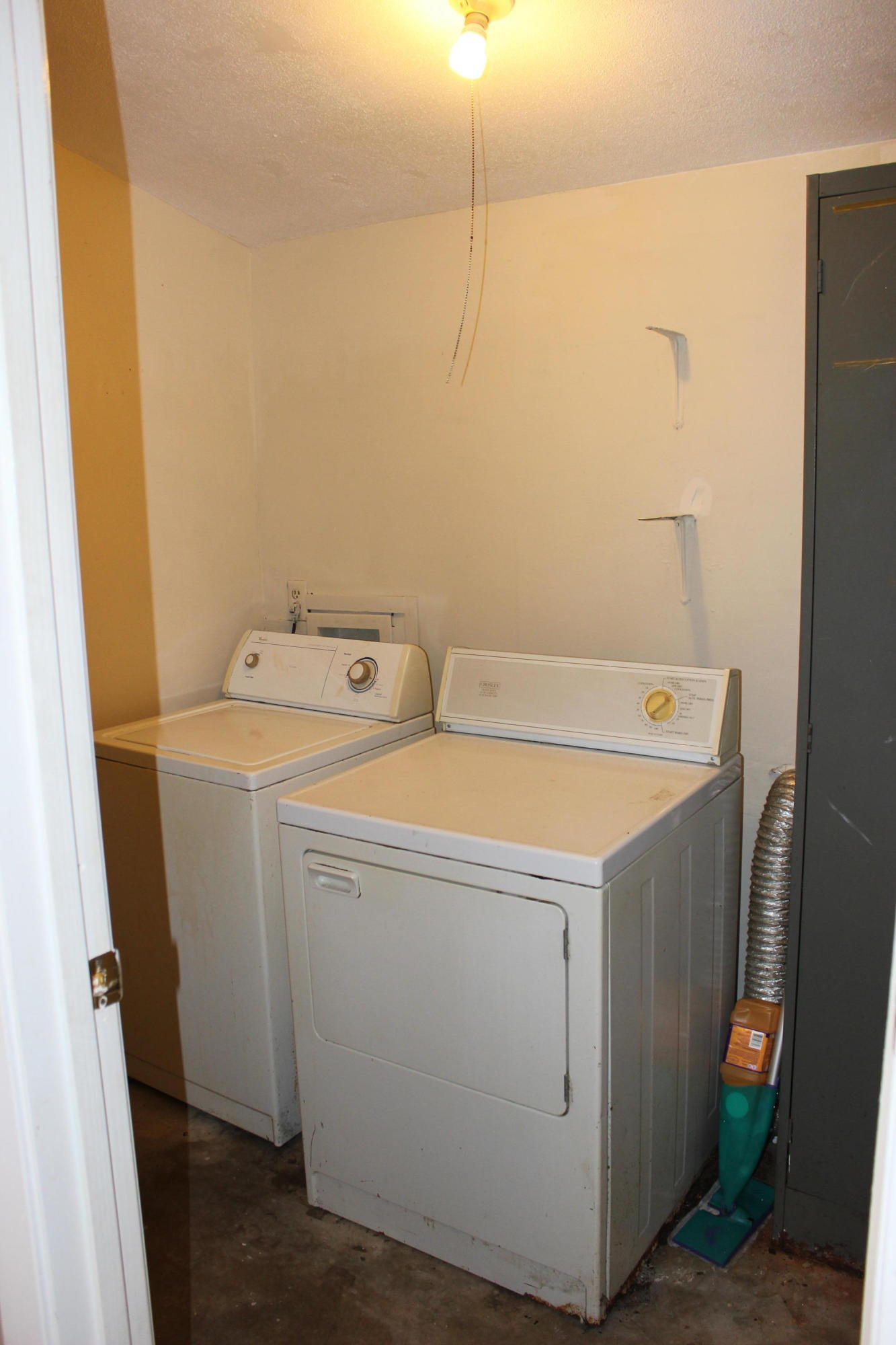 PINE CREST HILLS S/D LOT 11 BLK F - Residential