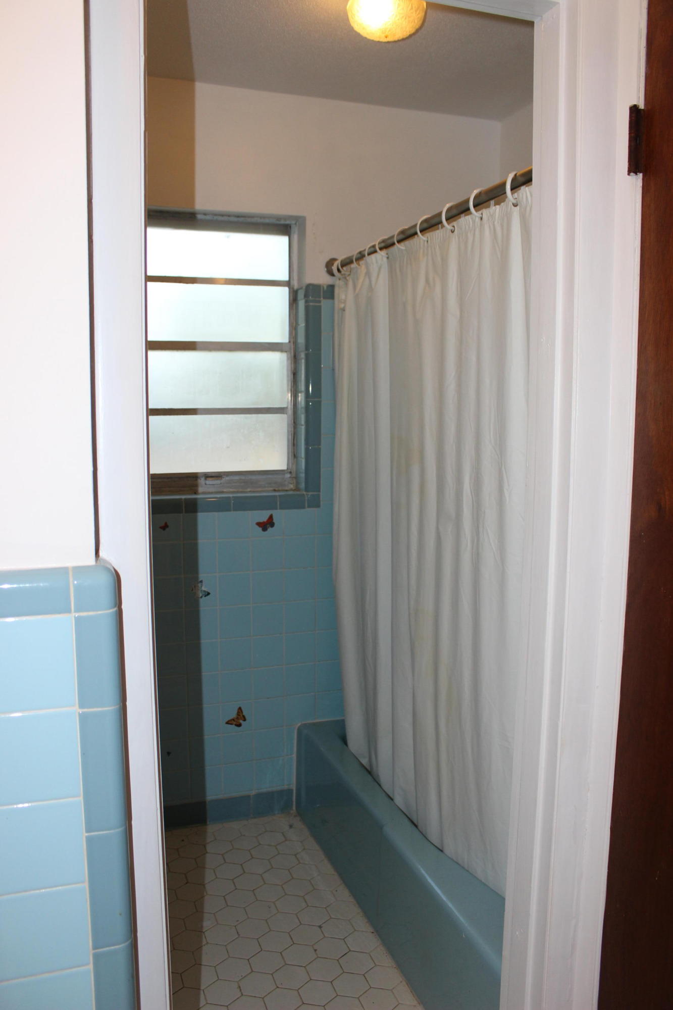 PINE CREST HILLS S/D LOT 11 BLK F - Residential