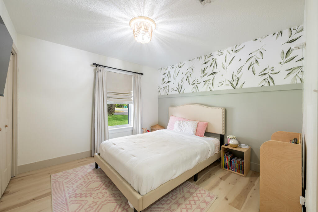 CAROL ANNE MANOR - Residential