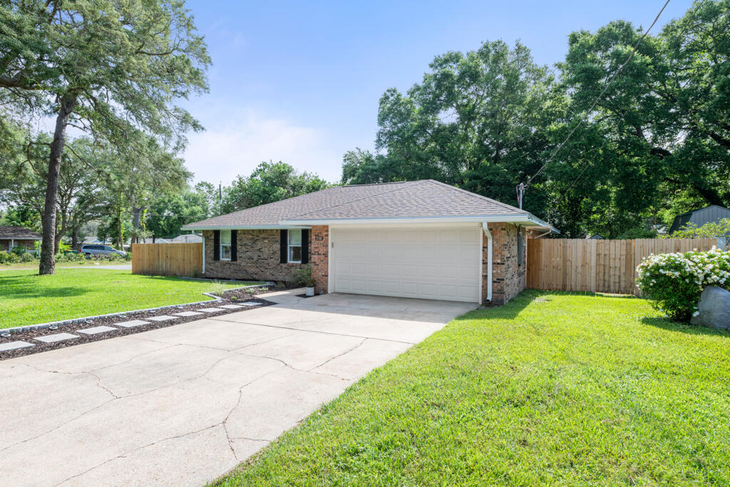 CAROL ANNE MANOR - Residential