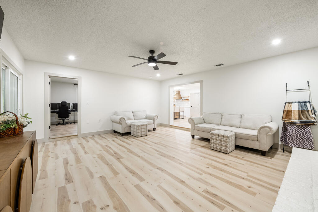 CAROL ANNE MANOR - Residential