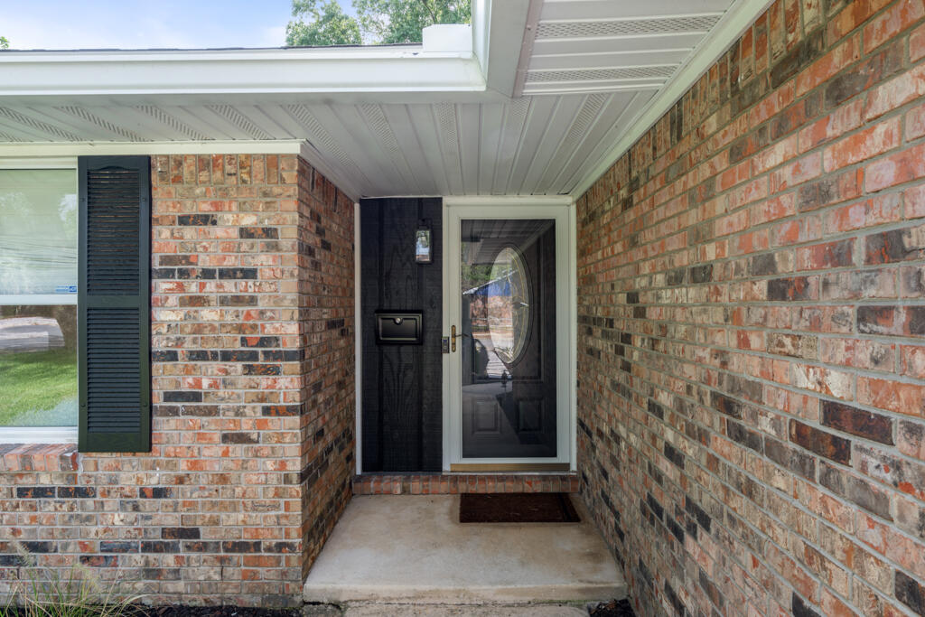 CAROL ANNE MANOR - Residential