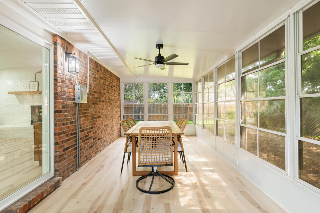 CAROL ANNE MANOR - Residential