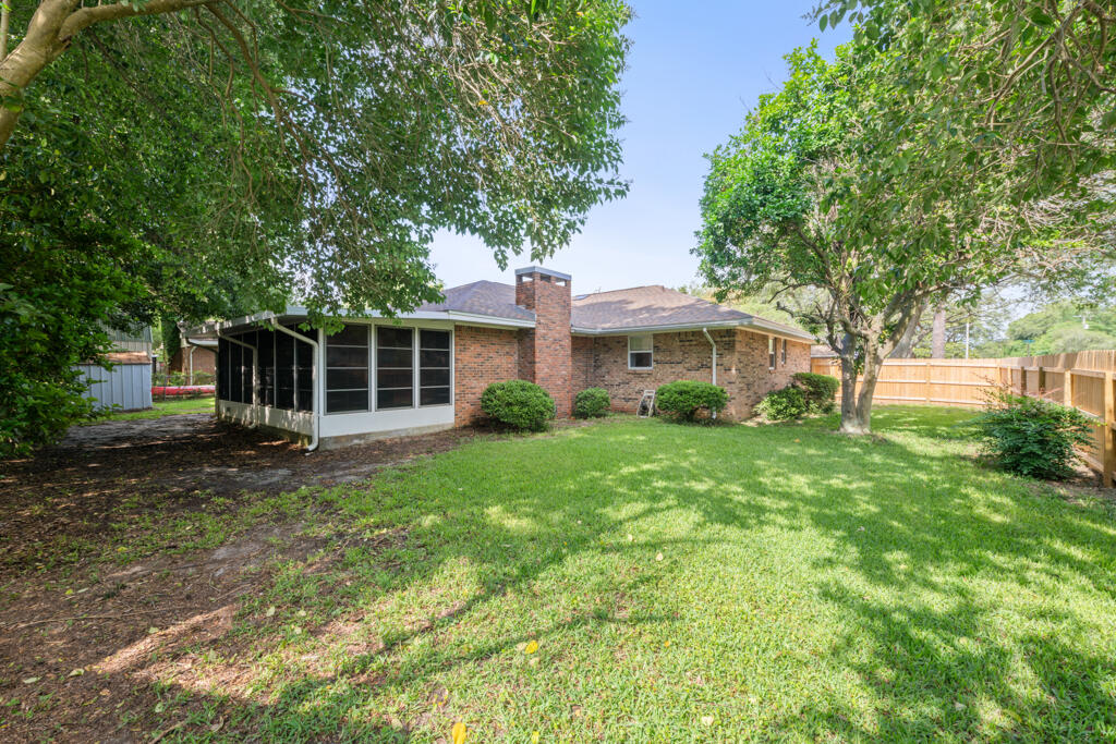 CAROL ANNE MANOR - Residential