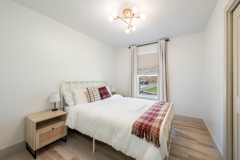CAROL ANNE MANOR - Residential
