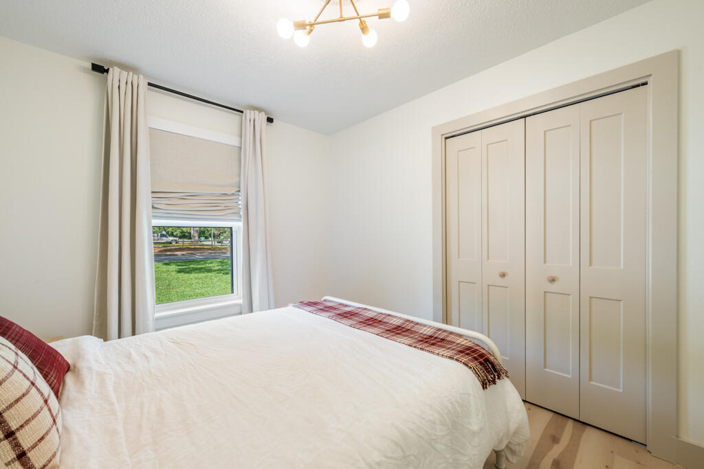 CAROL ANNE MANOR - Residential